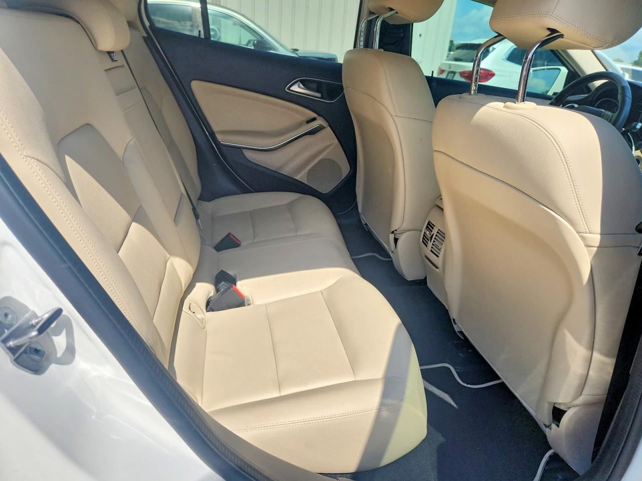 2020 Mercedes-benz Gla 250 White vin: WDCTG4EB2LU024236