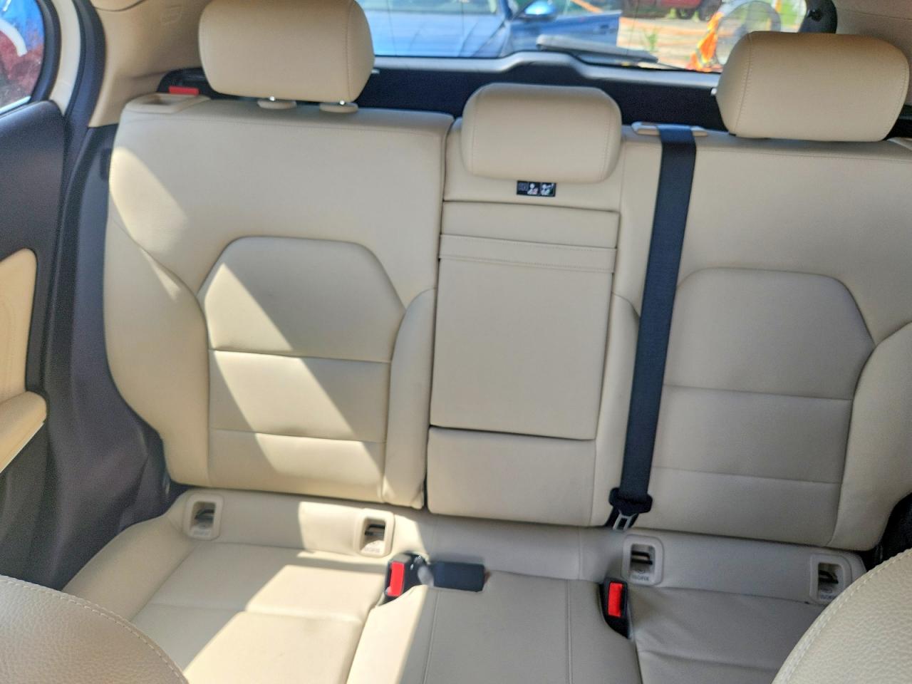 2020 Mercedes-benz Gla 250 White vin: WDCTG4EB2LU024236