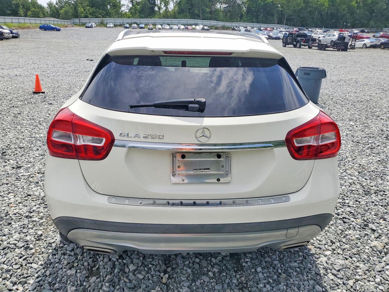 2015 Mercedes-benz Gla 250 White vin: WDCTG4EB3FJ123900