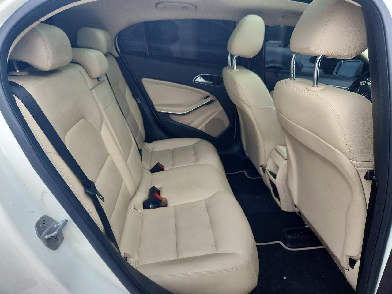 2015 Mercedes-benz Gla 250 White vin: WDCTG4EB3FJ127123