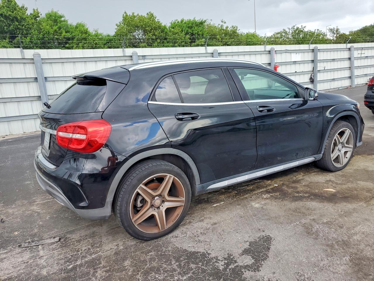 2015 Mercedes-benz Gla 250 Black vin: WDCTG4EB3FJ132757