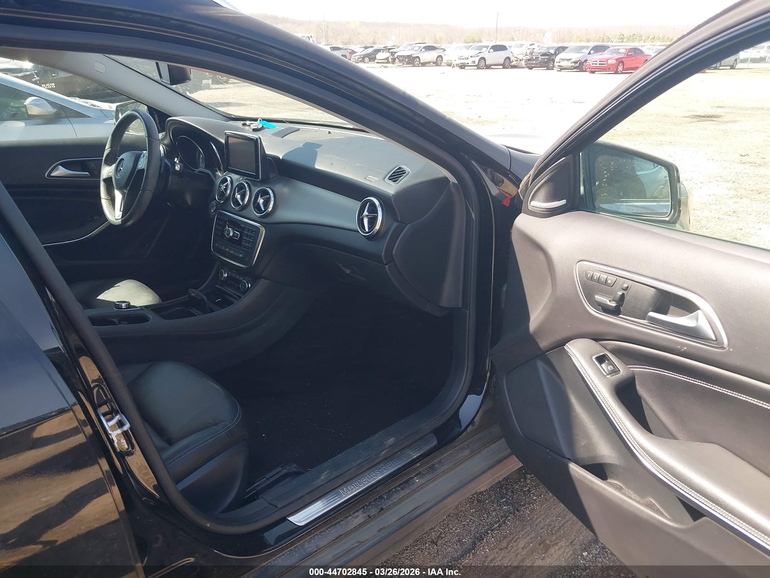 2015 Mercedes-benz Gla 250   Black vin: WDCTG4EB3FJ172238