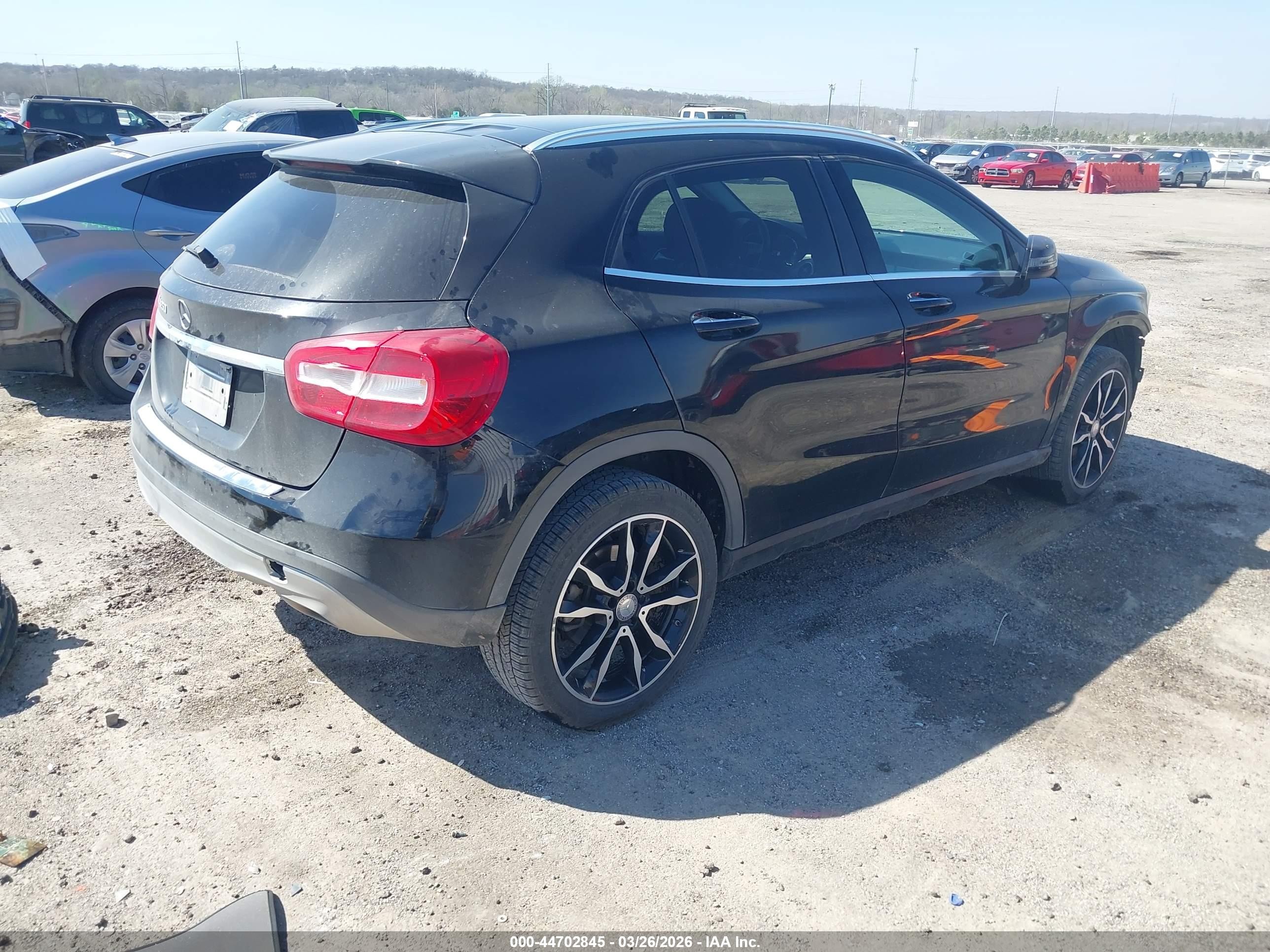 2015 Mercedes-benz Gla 250   Black vin: WDCTG4EB3FJ172238