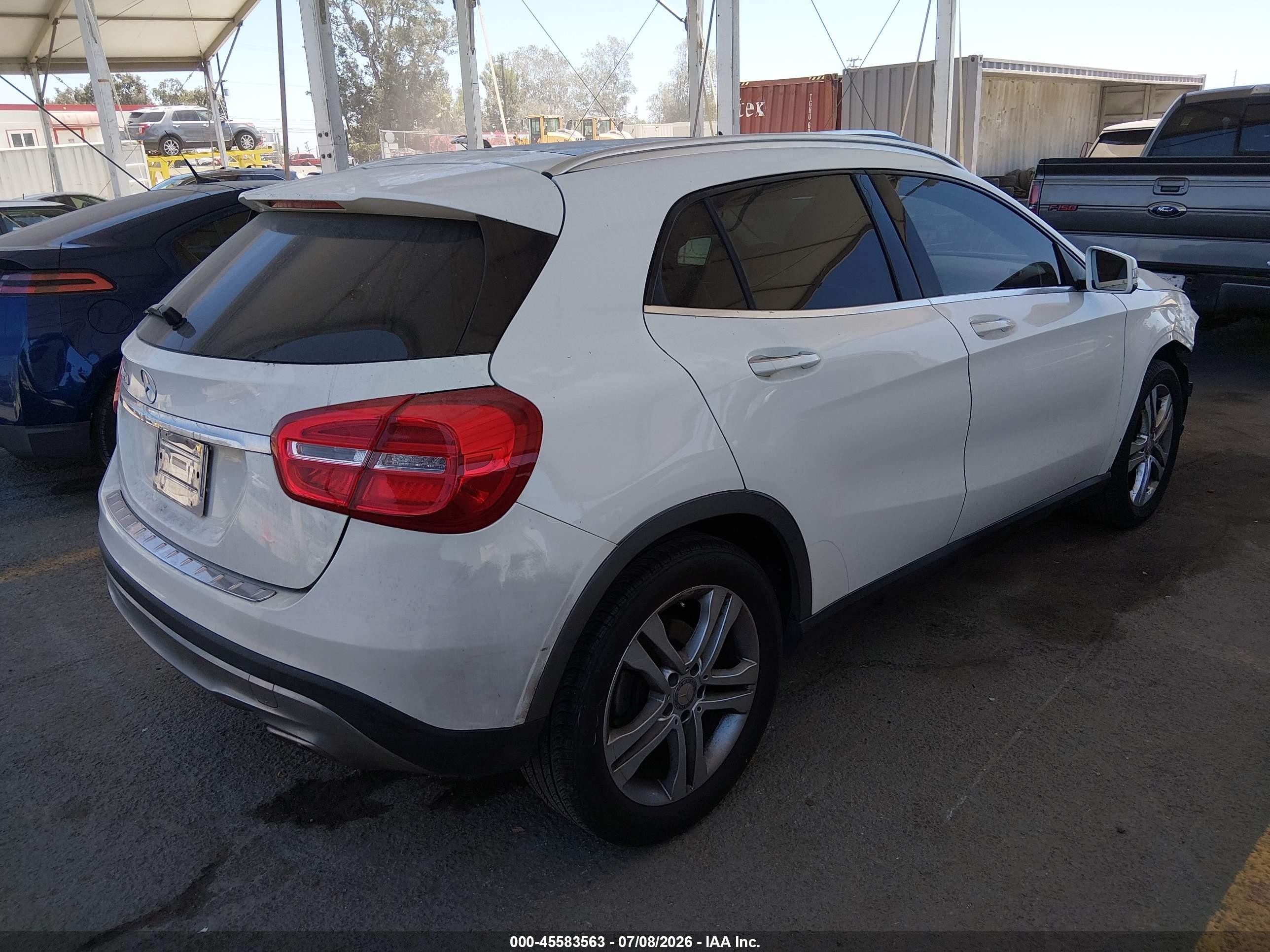 2015 Mercedes-benz Gla 250   White vin: WDCTG4EB3FJ185569