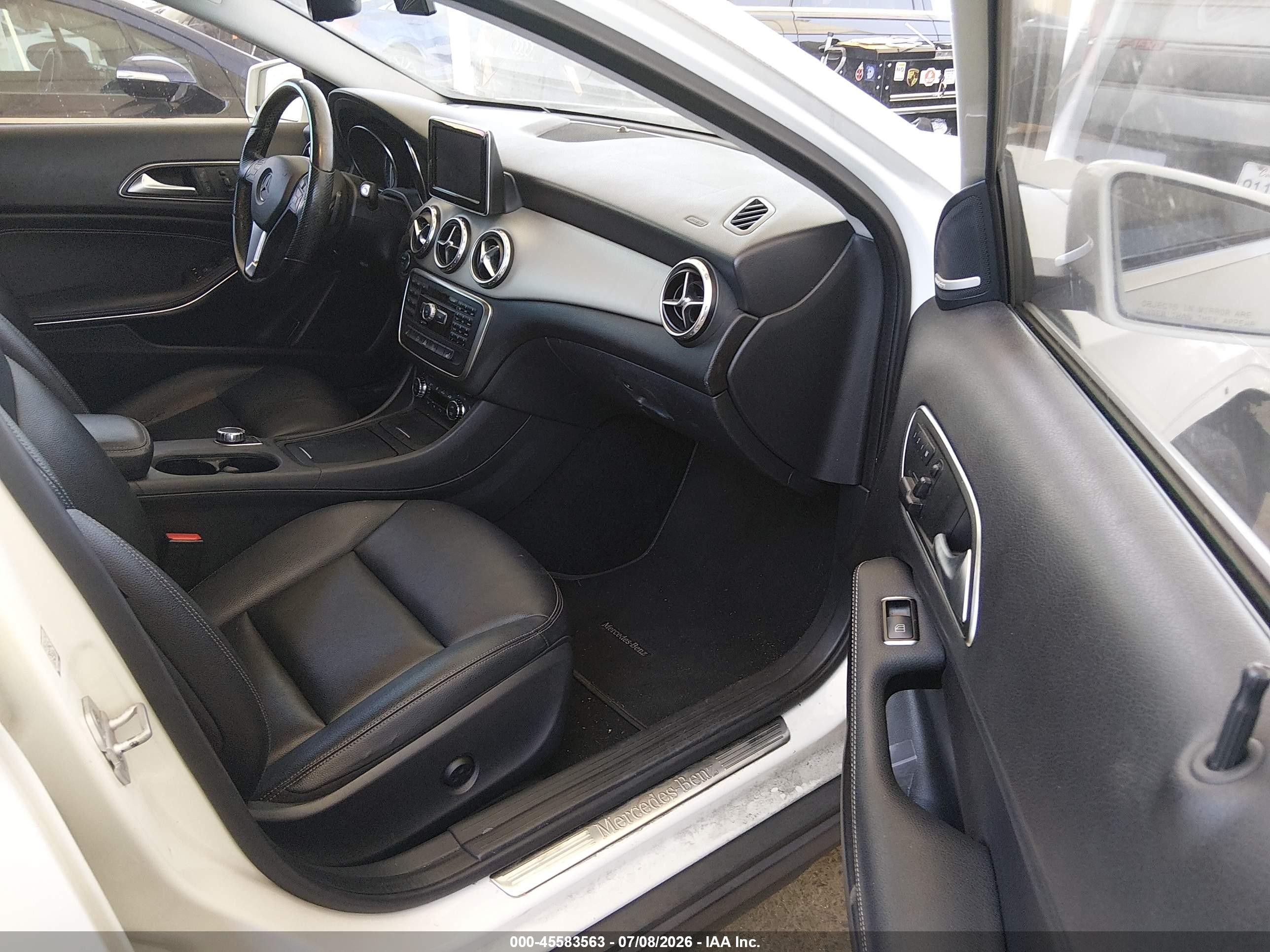 2015 Mercedes-benz Gla 250   White vin: WDCTG4EB3FJ185569
