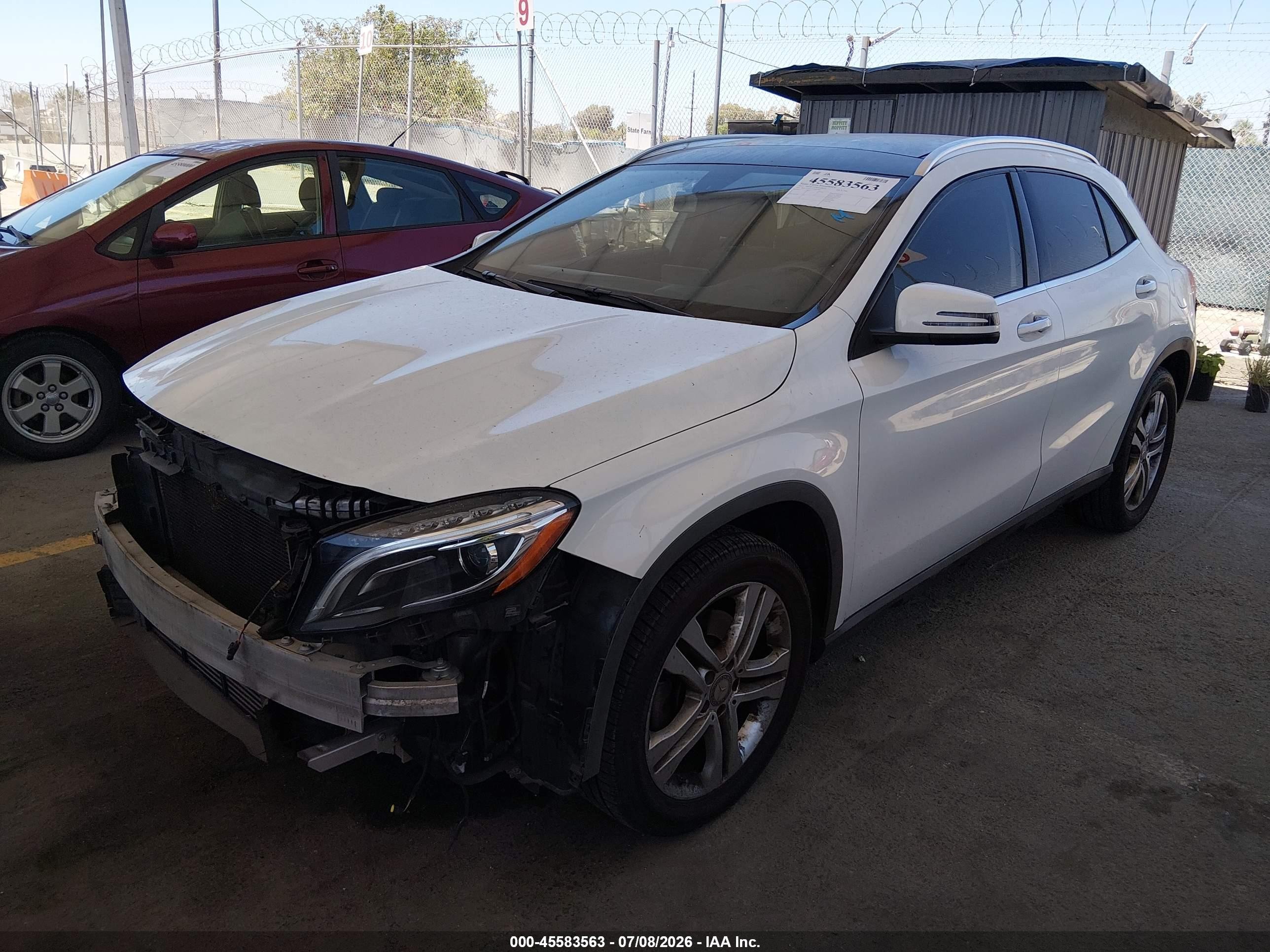 2015 Mercedes-benz Gla 250   White vin: WDCTG4EB3FJ185569