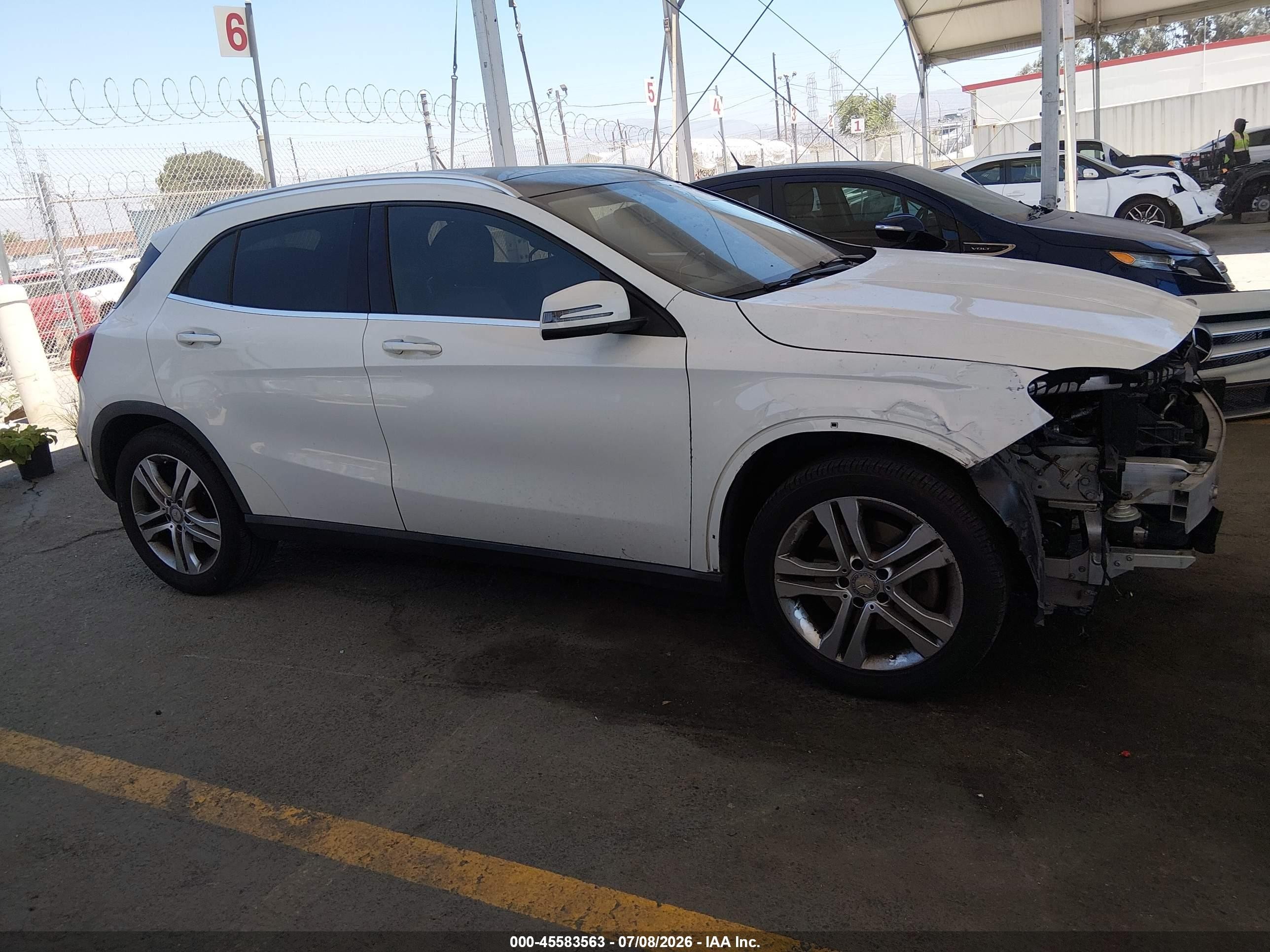2015 Mercedes-benz Gla 250   White vin: WDCTG4EB3FJ185569