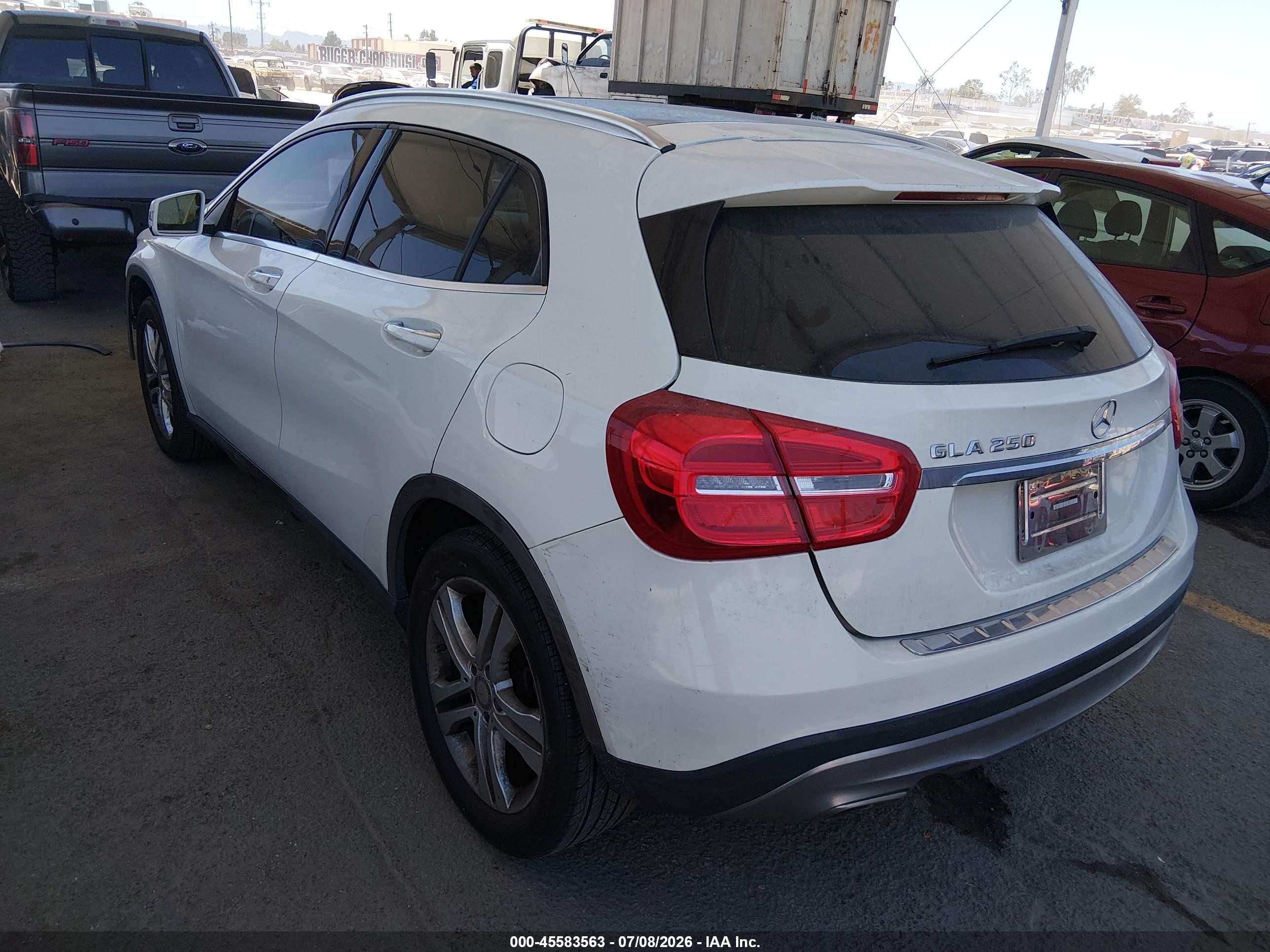 2015 Mercedes-benz Gla 250   White vin: WDCTG4EB3FJ185569