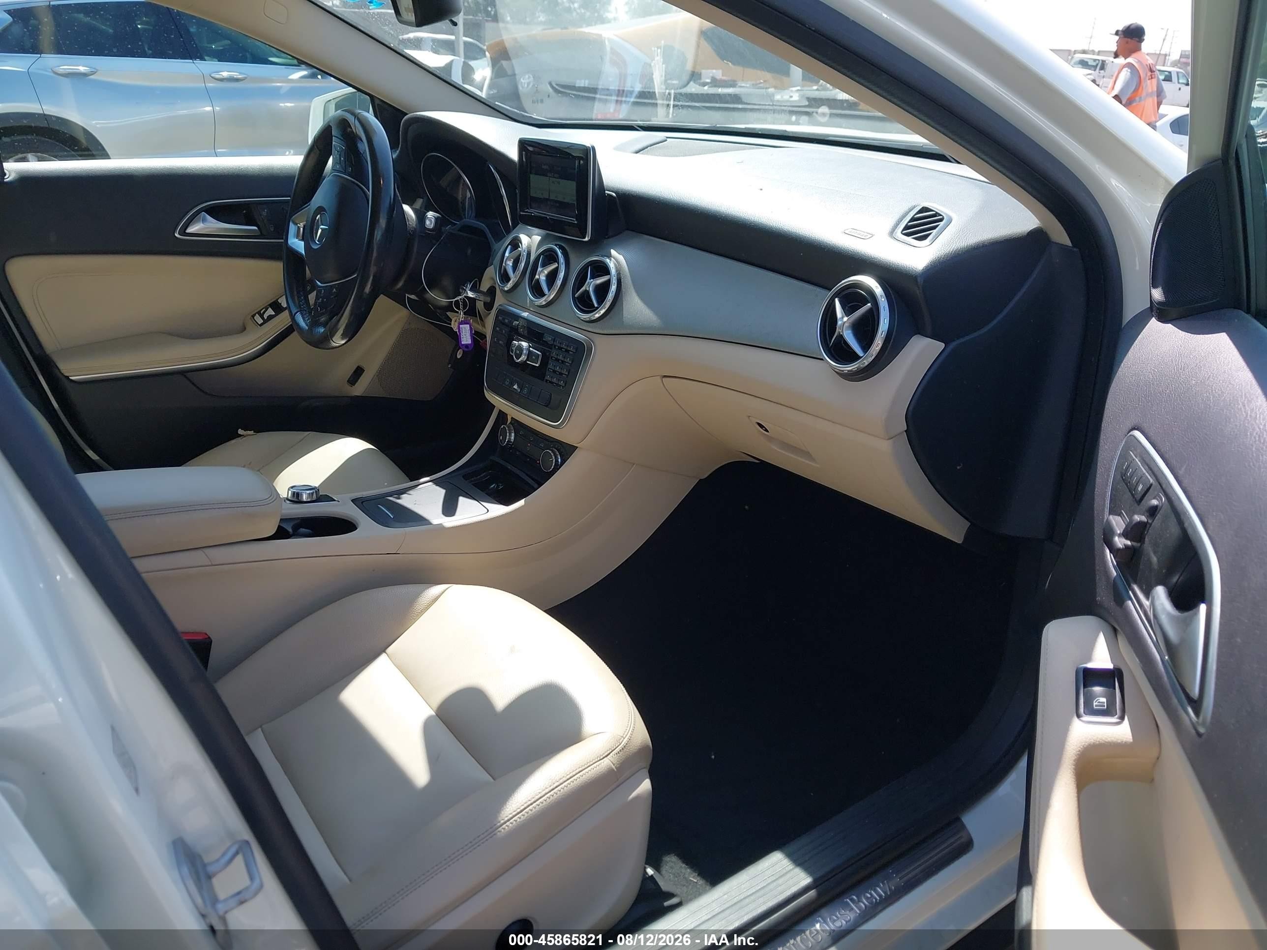 2015 Mercedes-benz Gla 250   White vin: WDCTG4EB4FJ123730