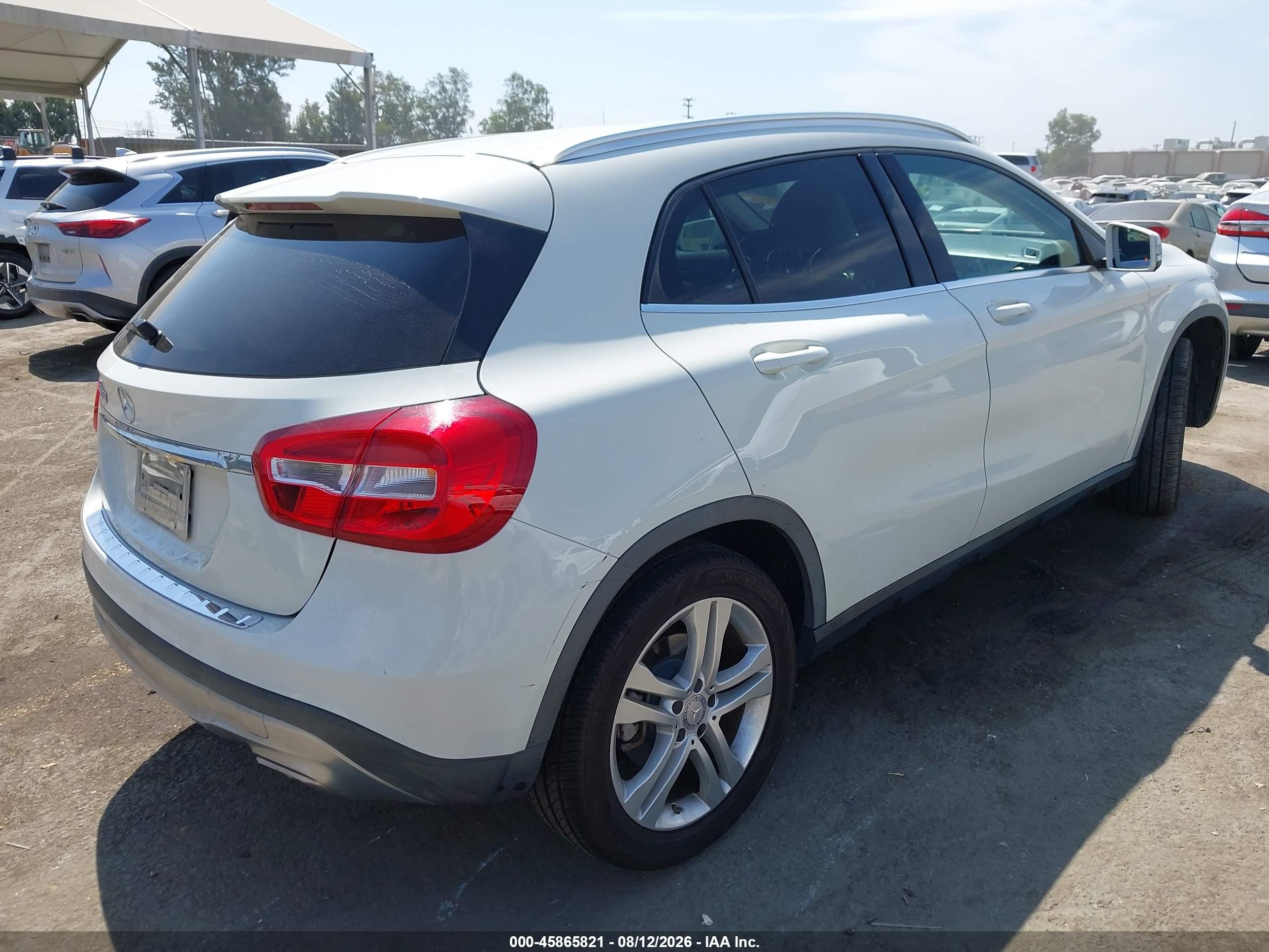 2015 Mercedes-benz Gla 250   White vin: WDCTG4EB4FJ123730