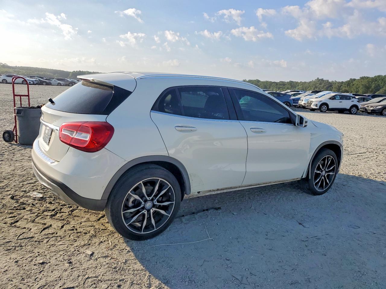 2015 Mercedes-benz Gla 250 Белый vin: WDCTG4EB4FJ124182