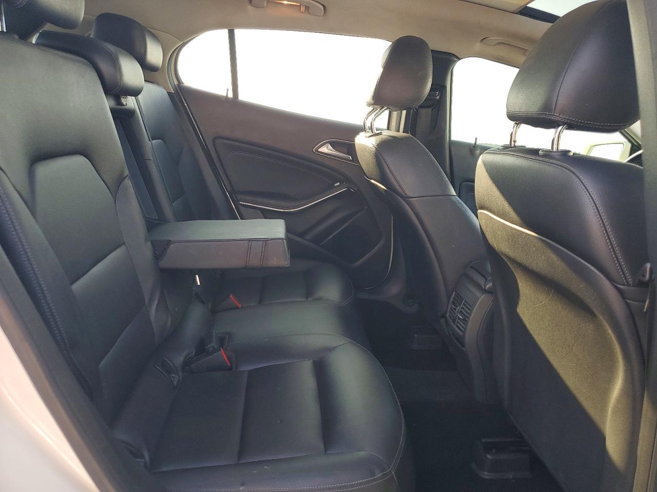 2015 Mercedes-benz Gla 250 Белый vin: WDCTG4EB4FJ124182