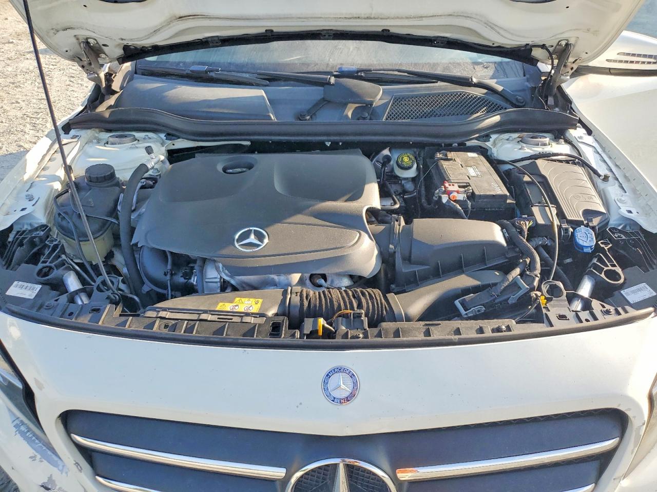 2015 Mercedes-benz Gla 250 Белый vin: WDCTG4EB4FJ124182