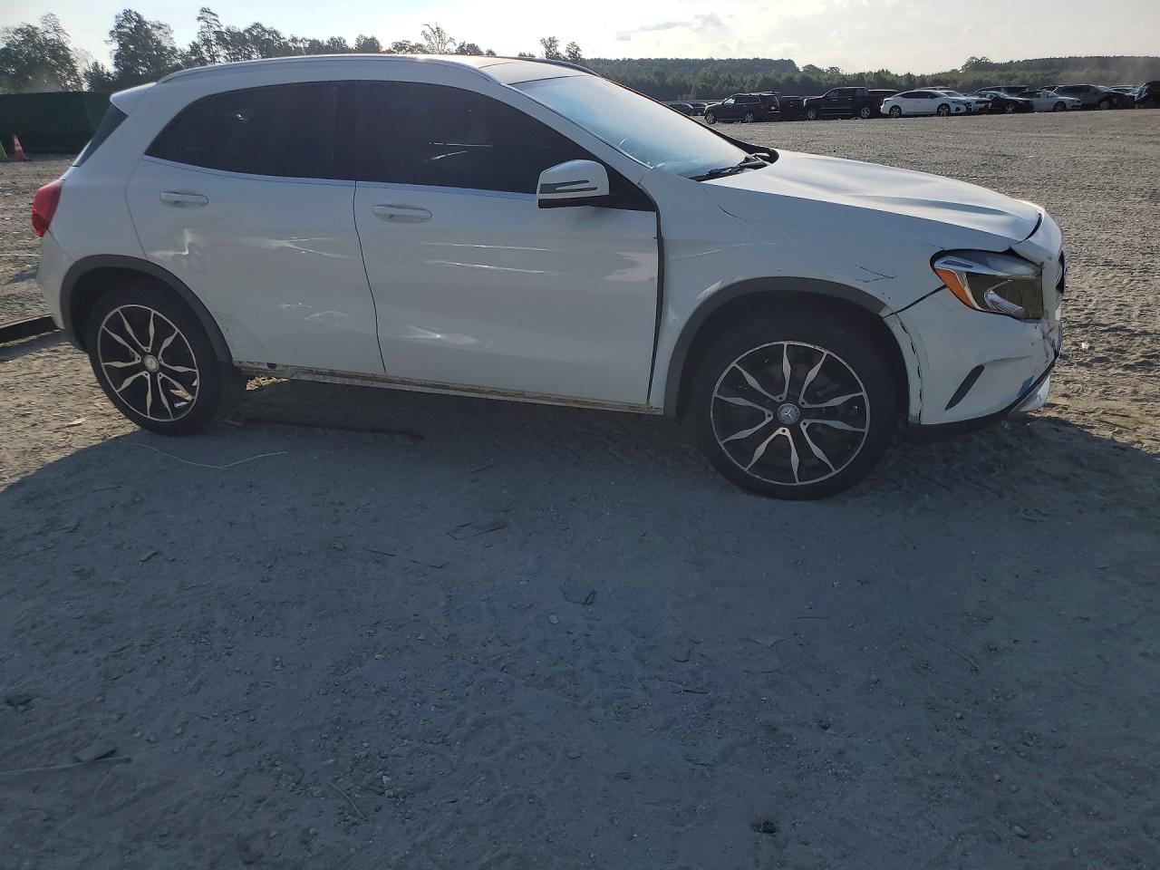2015 Mercedes-benz Gla 250 Белый vin: WDCTG4EB4FJ124182