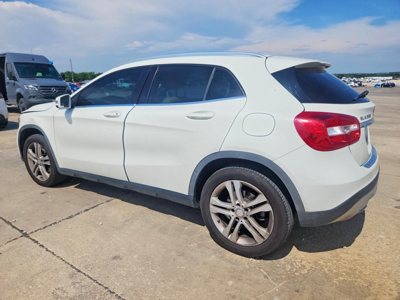 2016 Mercedes-benz Gla 250 White vin: WDCTG4EB4GJ214630