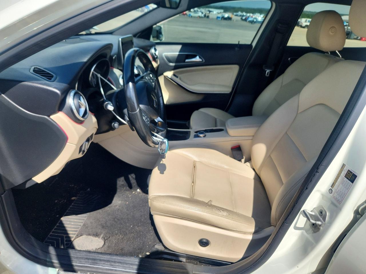 2016 Mercedes-benz Gla 250 White vin: WDCTG4EB4GJ214630