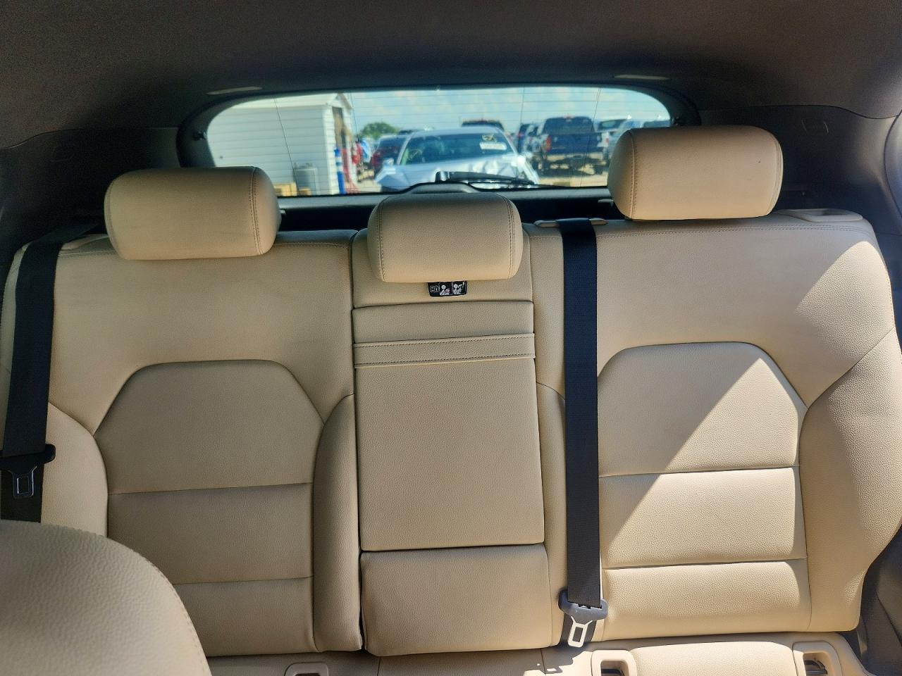 2016 Mercedes-benz Gla 250 White vin: WDCTG4EB4GJ214630