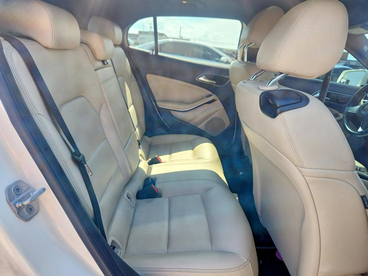 2016 Mercedes-benz Gla 250 White vin: WDCTG4EB4GJ214630