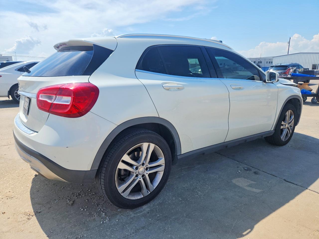2016 Mercedes-benz Gla 250 White vin: WDCTG4EB4GJ214630