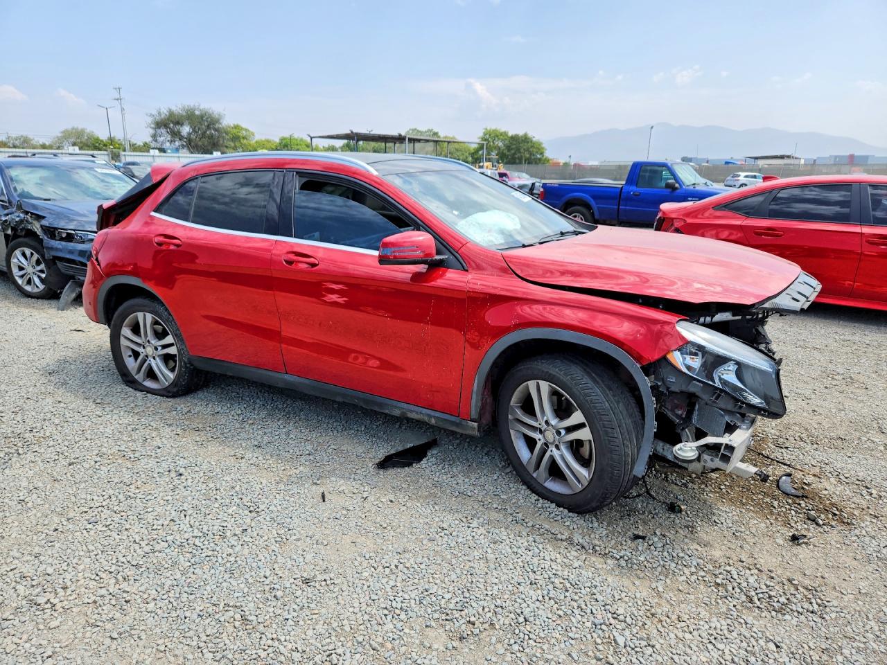2017 Mercedes-benz Gla 250 Red vin: WDCTG4EB4HJ326460