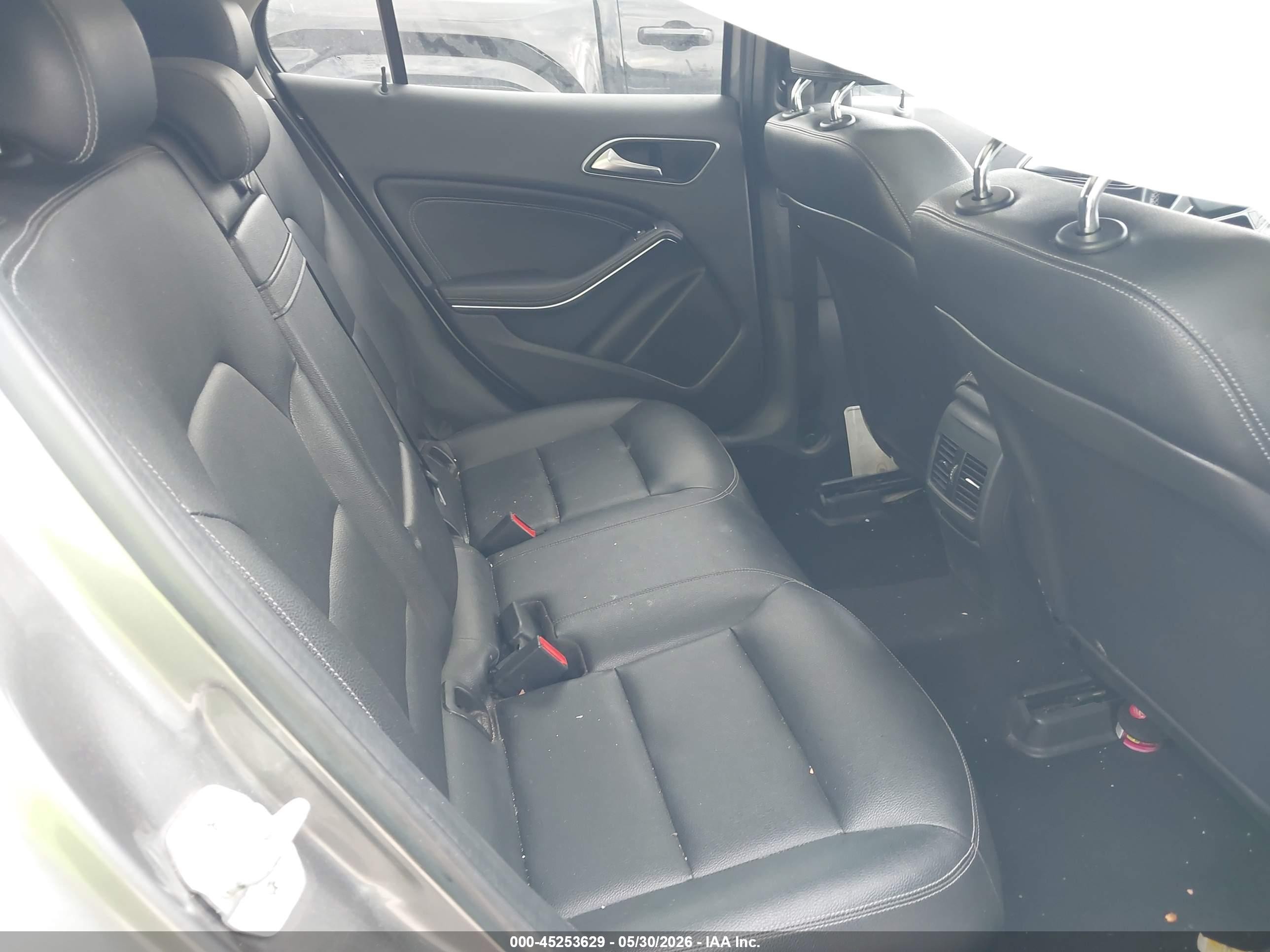 2015 Mercedes-benz Gla 250   Gray vin: WDCTG4EB5FJ139743