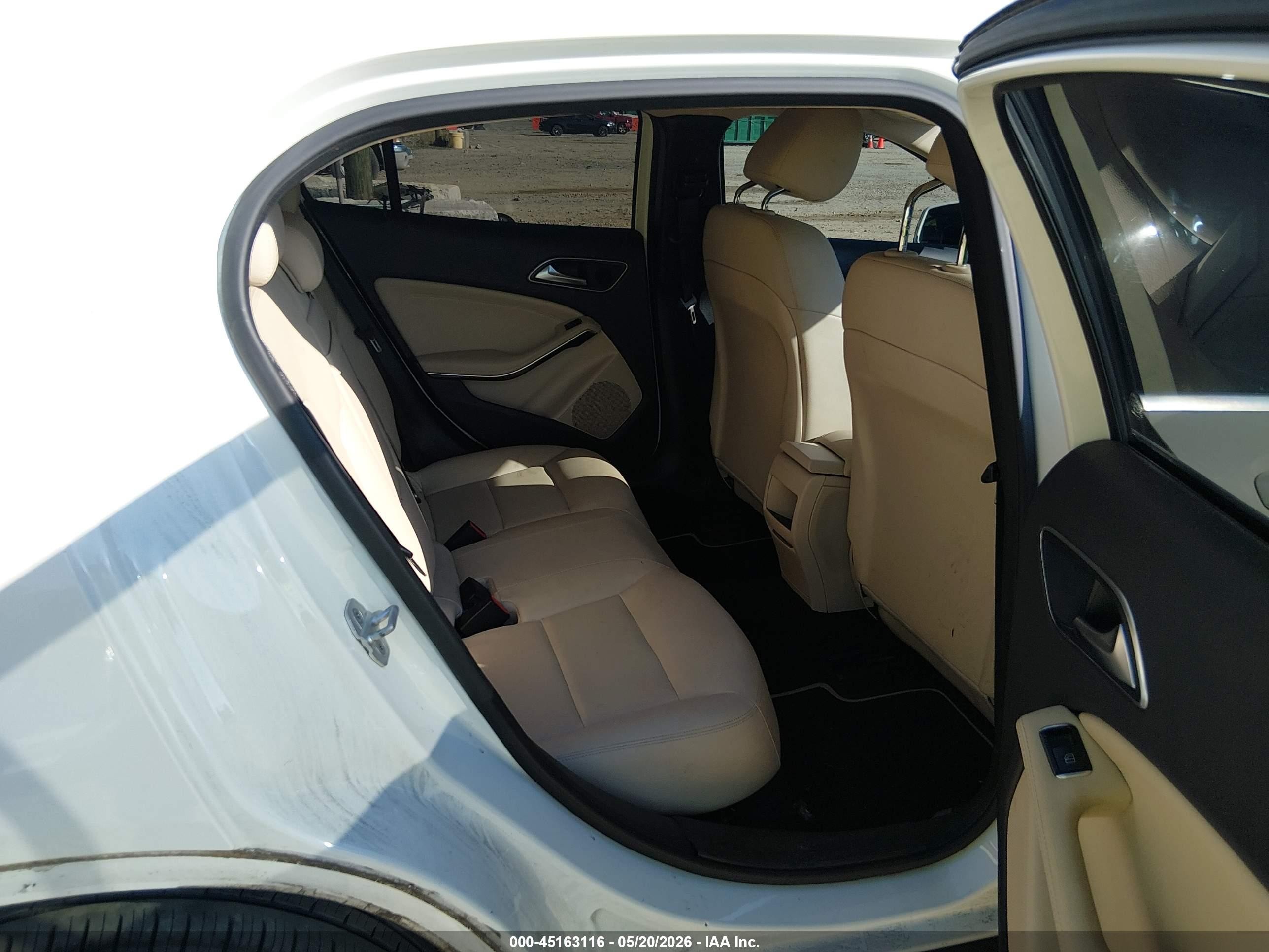 2015 Mercedes-benz Gla 250 White vin: WDCTG4EB5FJ162942