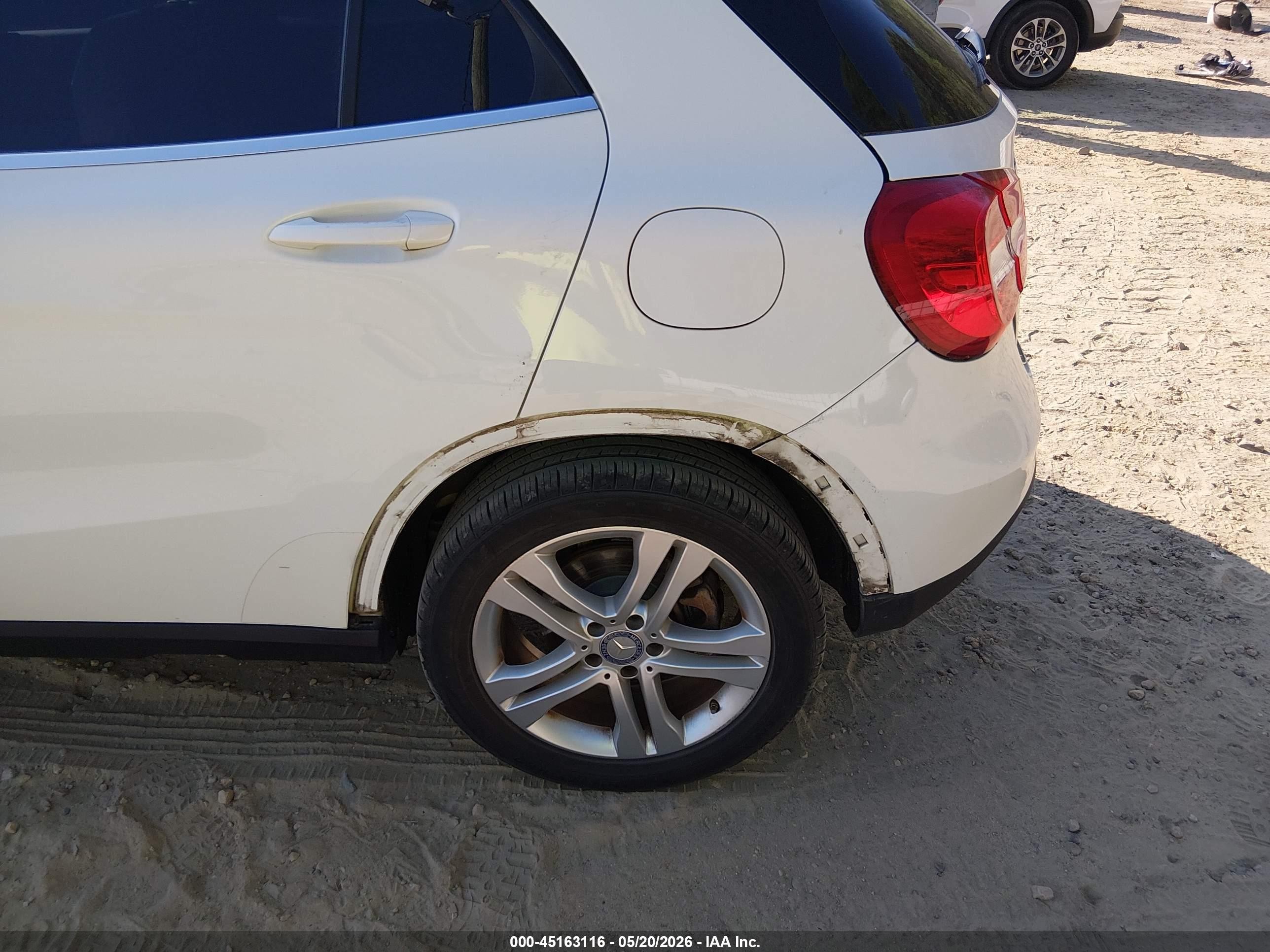 2015 Mercedes-benz Gla 250 White vin: WDCTG4EB5FJ162942