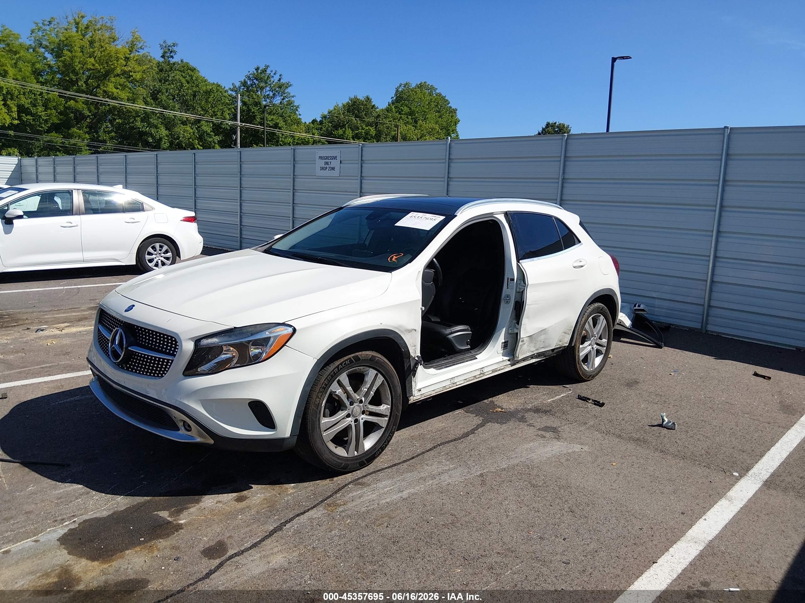 2015 Mercedes-benz Gla 250   White vin: WDCTG4EB5FJ182060