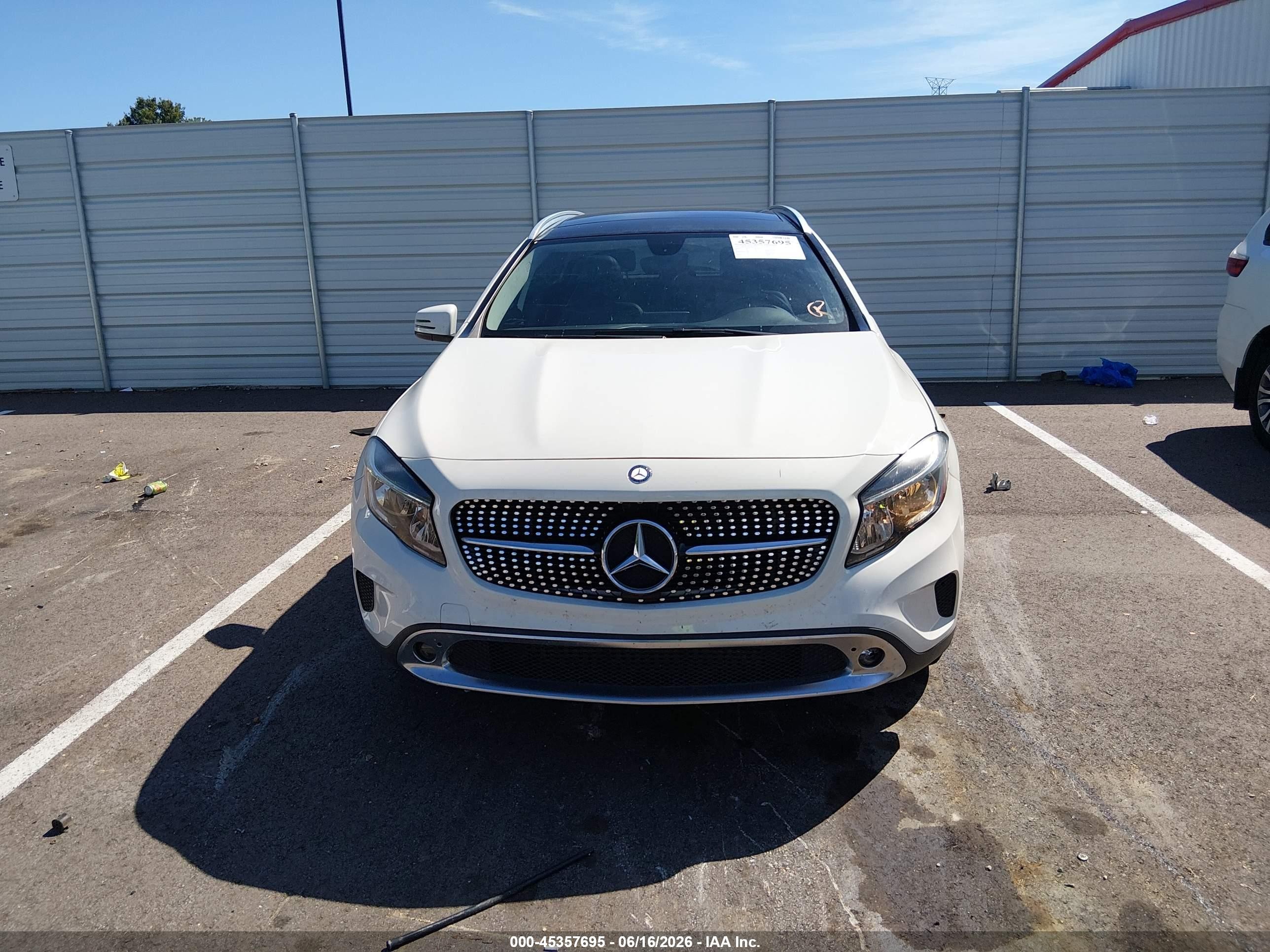 2015 Mercedes-benz Gla 250   White vin: WDCTG4EB5FJ182060