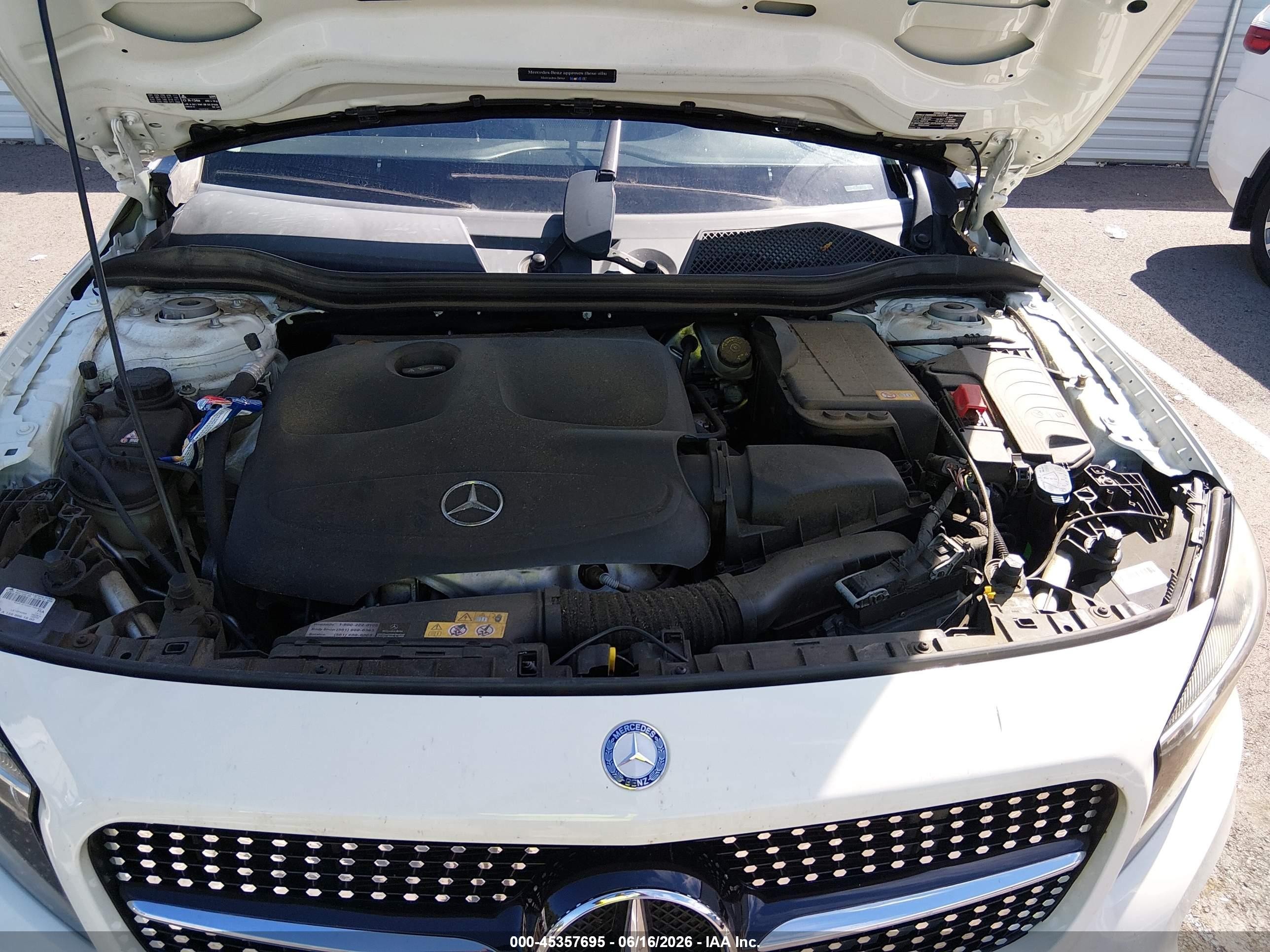 2015 Mercedes-benz Gla 250   White vin: WDCTG4EB5FJ182060