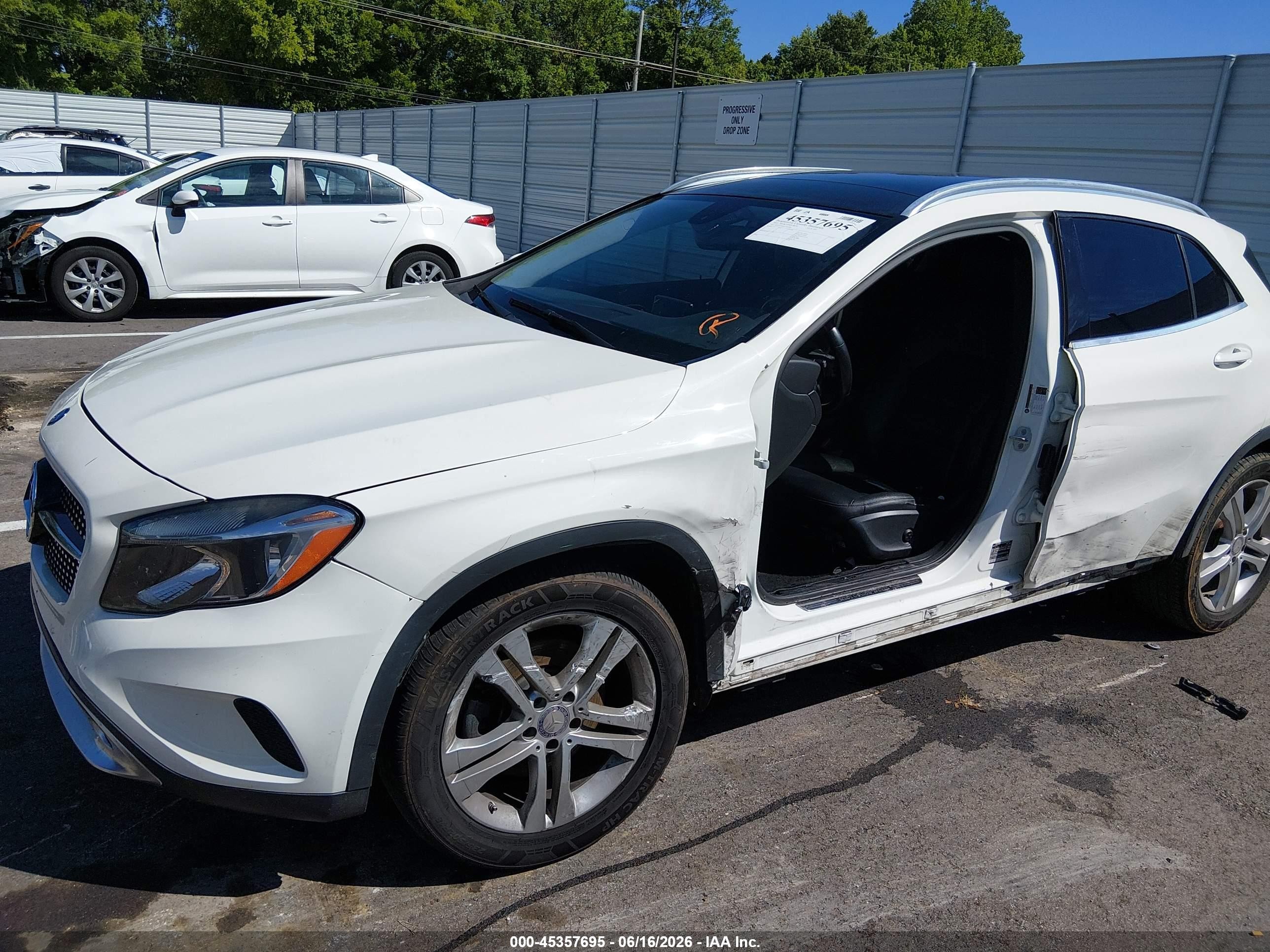 2015 Mercedes-benz Gla 250   White vin: WDCTG4EB5FJ182060