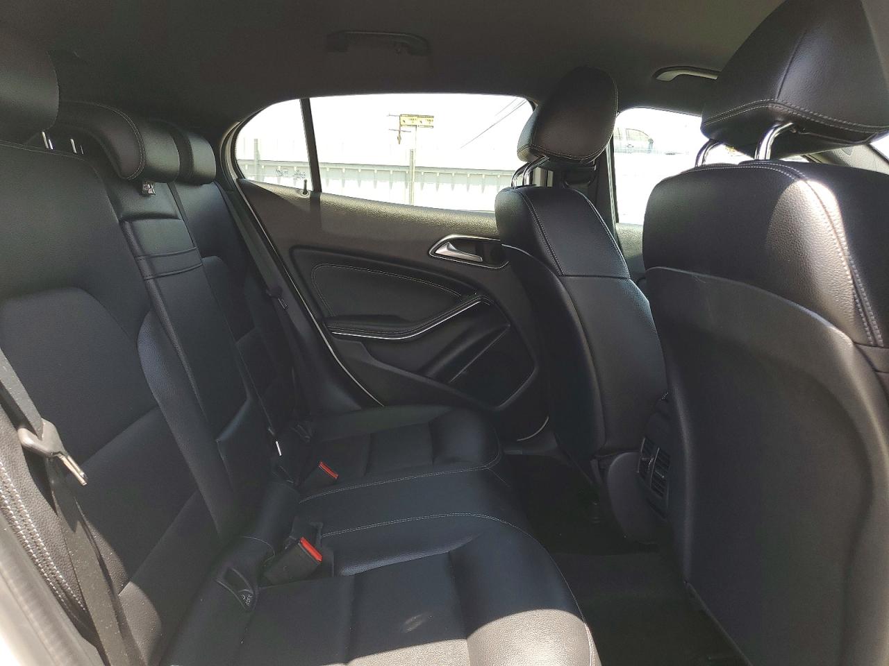 2019 Mercedes-benz Gla 250 Белый vin: WDCTG4EB6KU014128