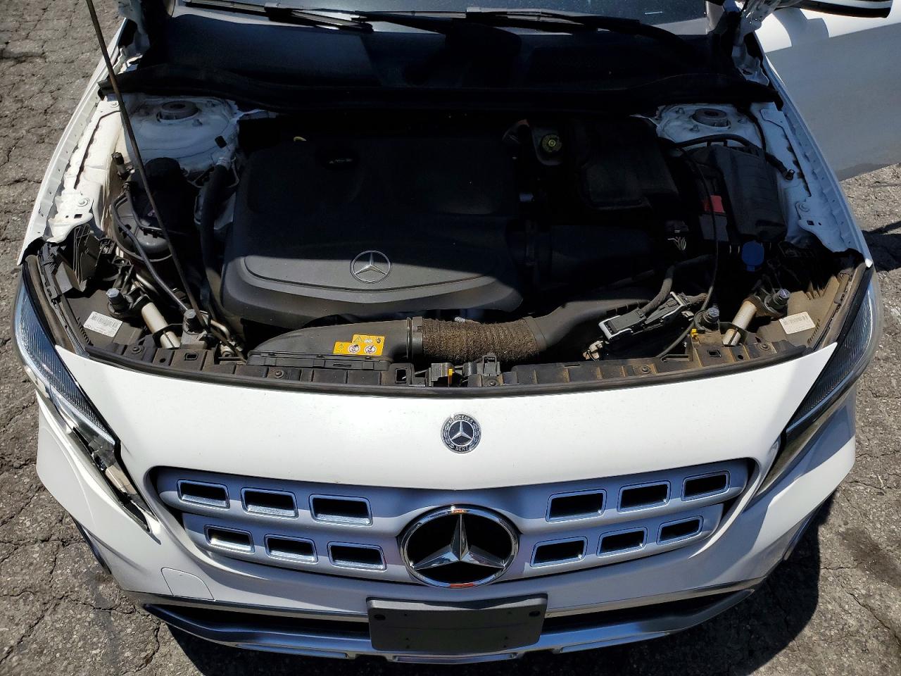 2019 Mercedes-benz Gla 250 Белый vin: WDCTG4EB6KU014128