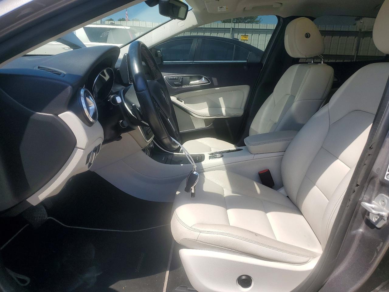 2015 Mercedes-benz Gla 250 Silver vin: WDCTG4EB7FJ162280