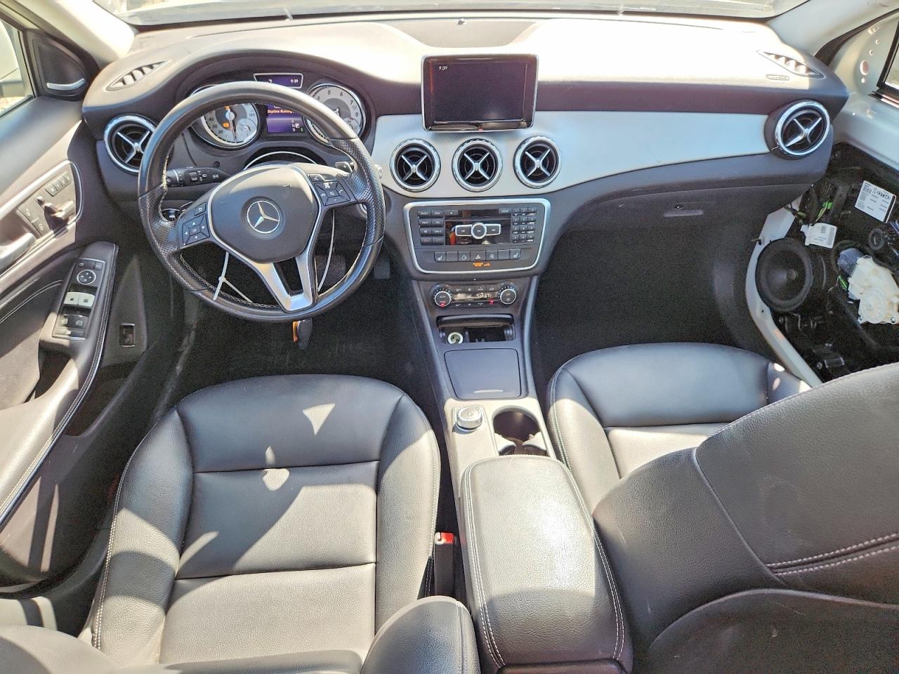 2015 Mercedes-benz Gla 250 Белый vin: WDCTG4EB7FJ172999