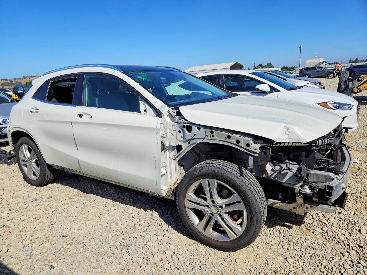 2015 Mercedes-benz Gla 250 Белый vin: WDCTG4EB7FJ172999