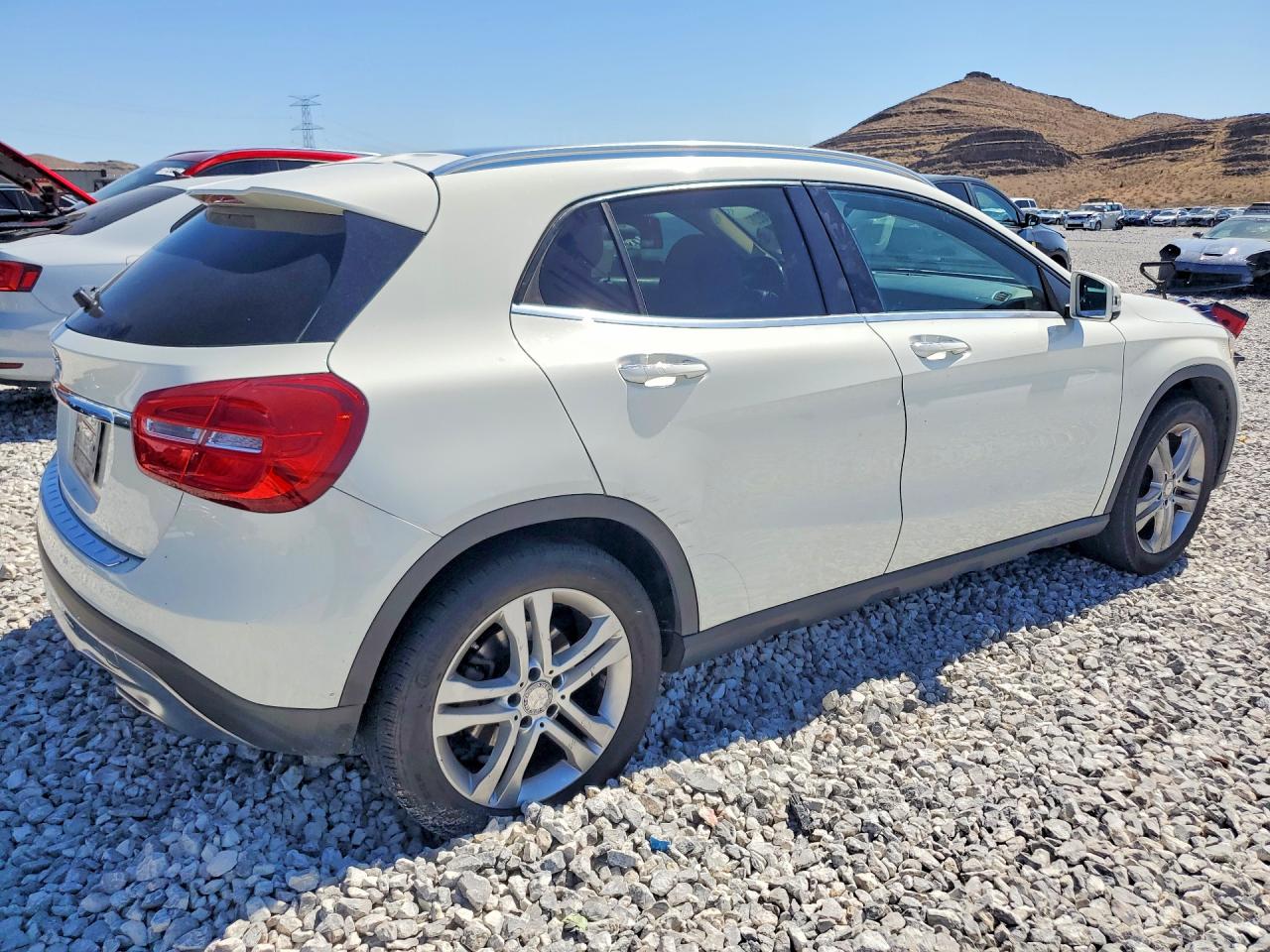 2015 Mercedes-benz Gla 250 White vin: WDCTG4EB7FJ177880