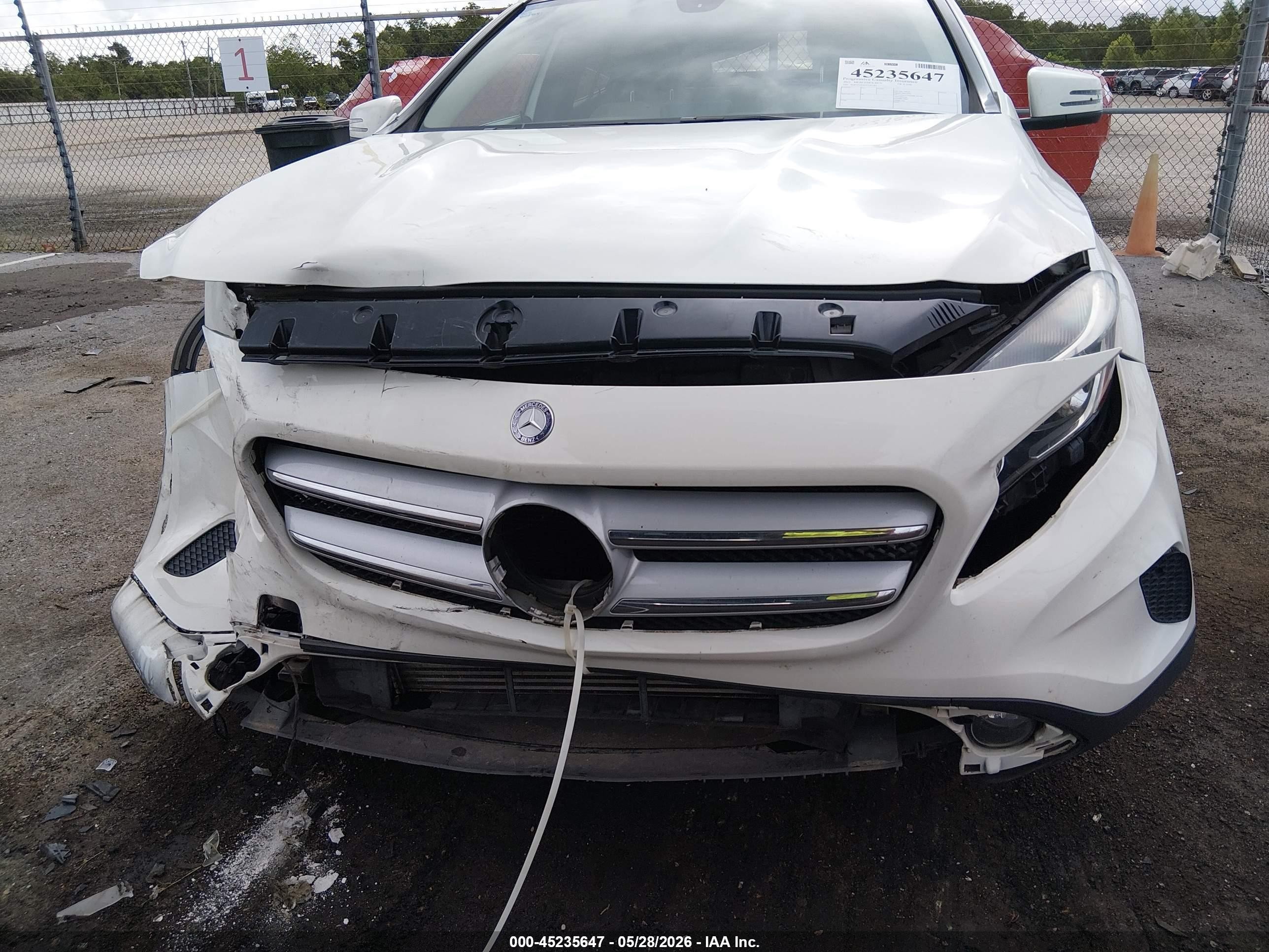 2015 Mercedes-benz Gla 250   White vin: WDCTG4EB7FJ182285
