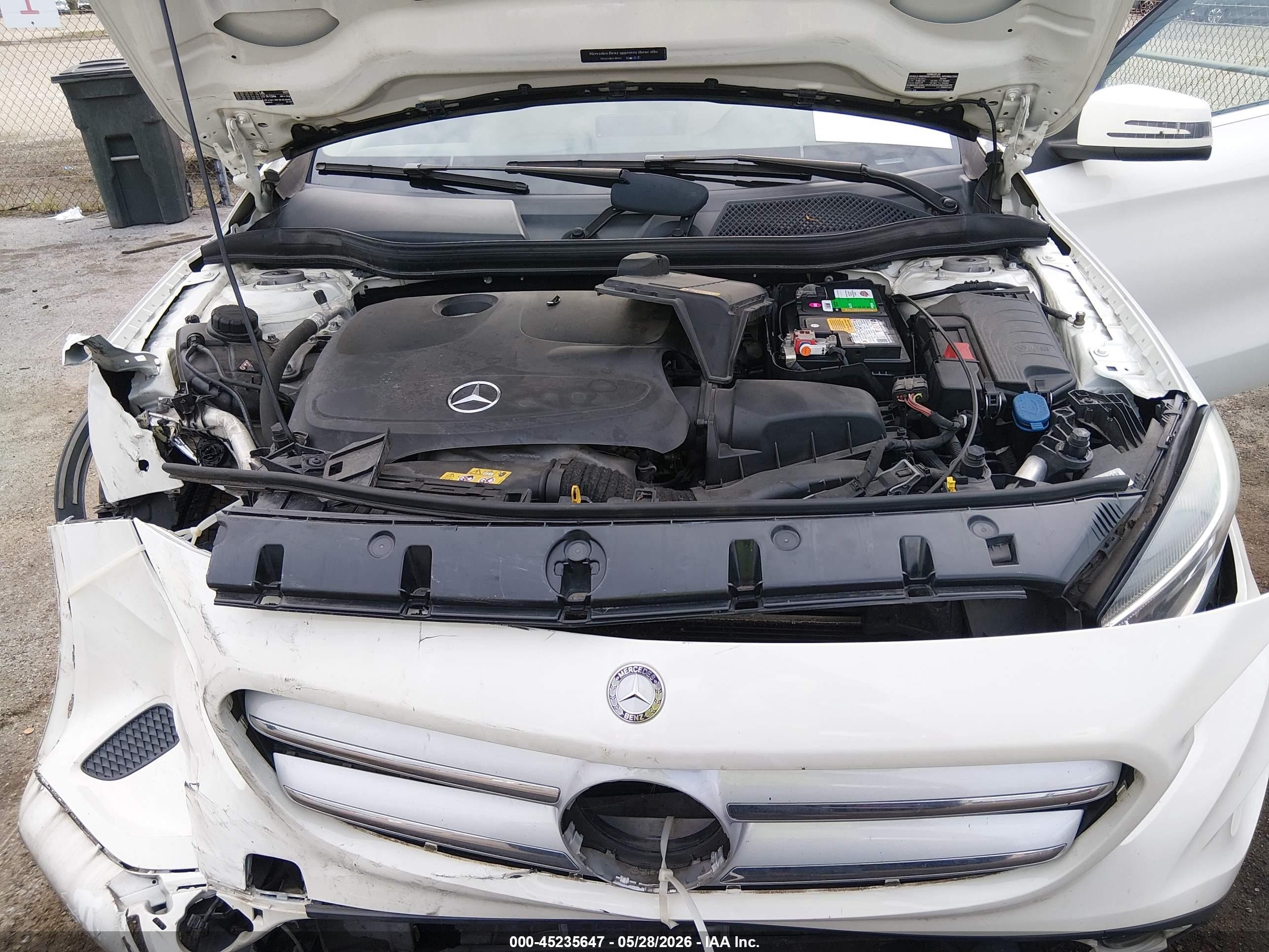 2015 Mercedes-benz Gla 250   White vin: WDCTG4EB7FJ182285
