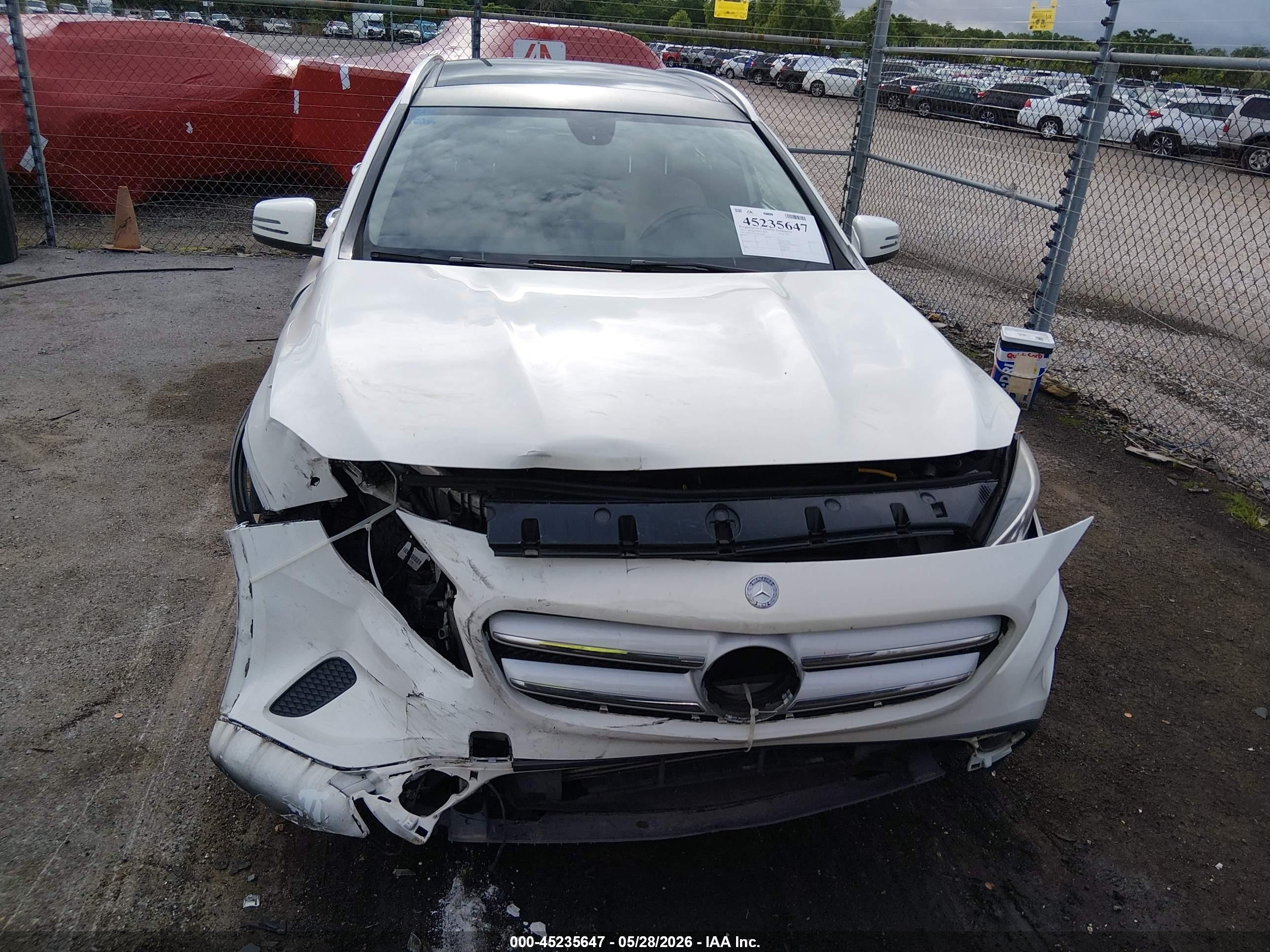 2015 Mercedes-benz Gla 250   White vin: WDCTG4EB7FJ182285
