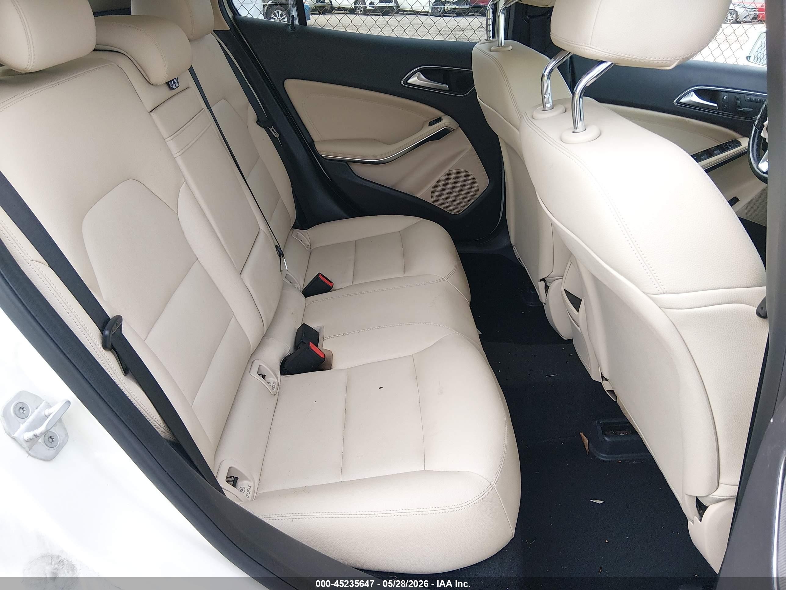 2015 Mercedes-benz Gla 250   White vin: WDCTG4EB7FJ182285