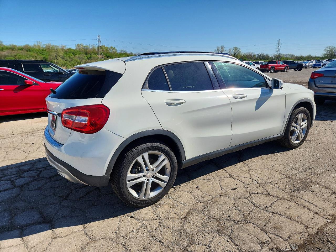 2016 Mercedes-benz Gla 250 White vin: WDCTG4EB7GJ197791