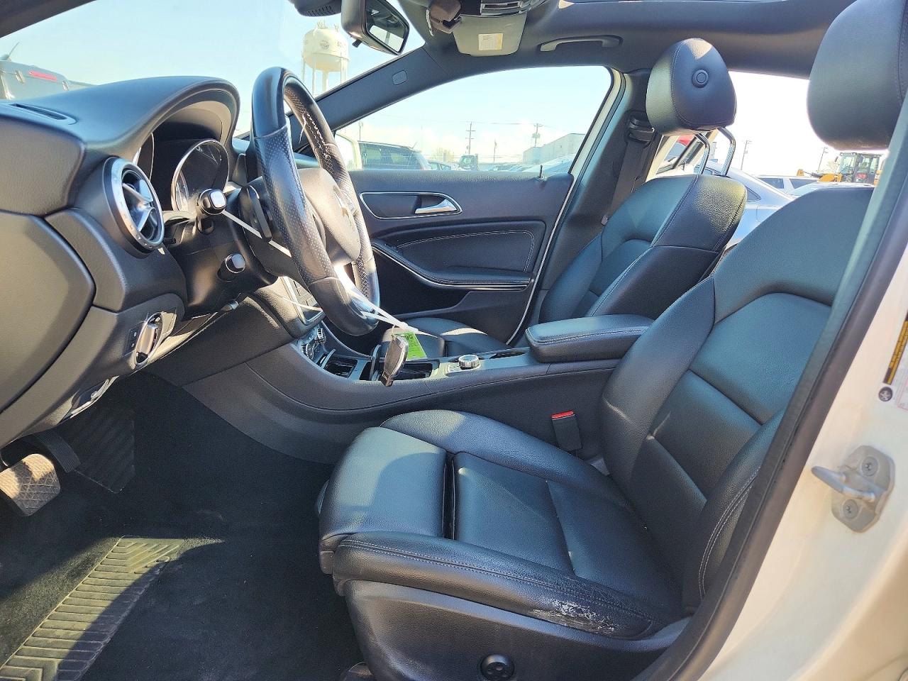 2016 Mercedes-benz Gla 250 White vin: WDCTG4EB7GJ197791