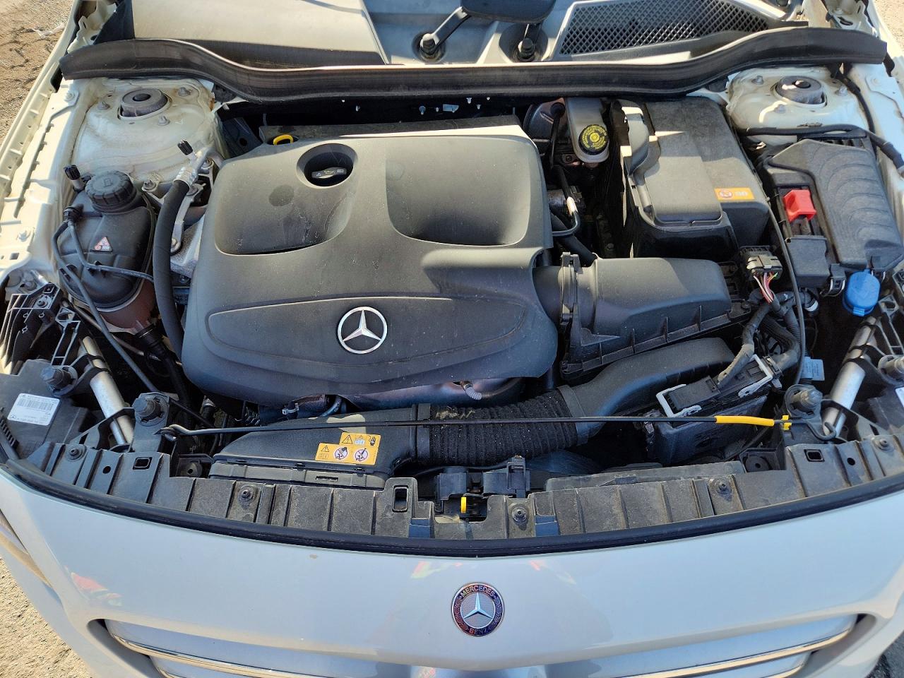 2016 Mercedes-benz Gla 250 White vin: WDCTG4EB7GJ197791