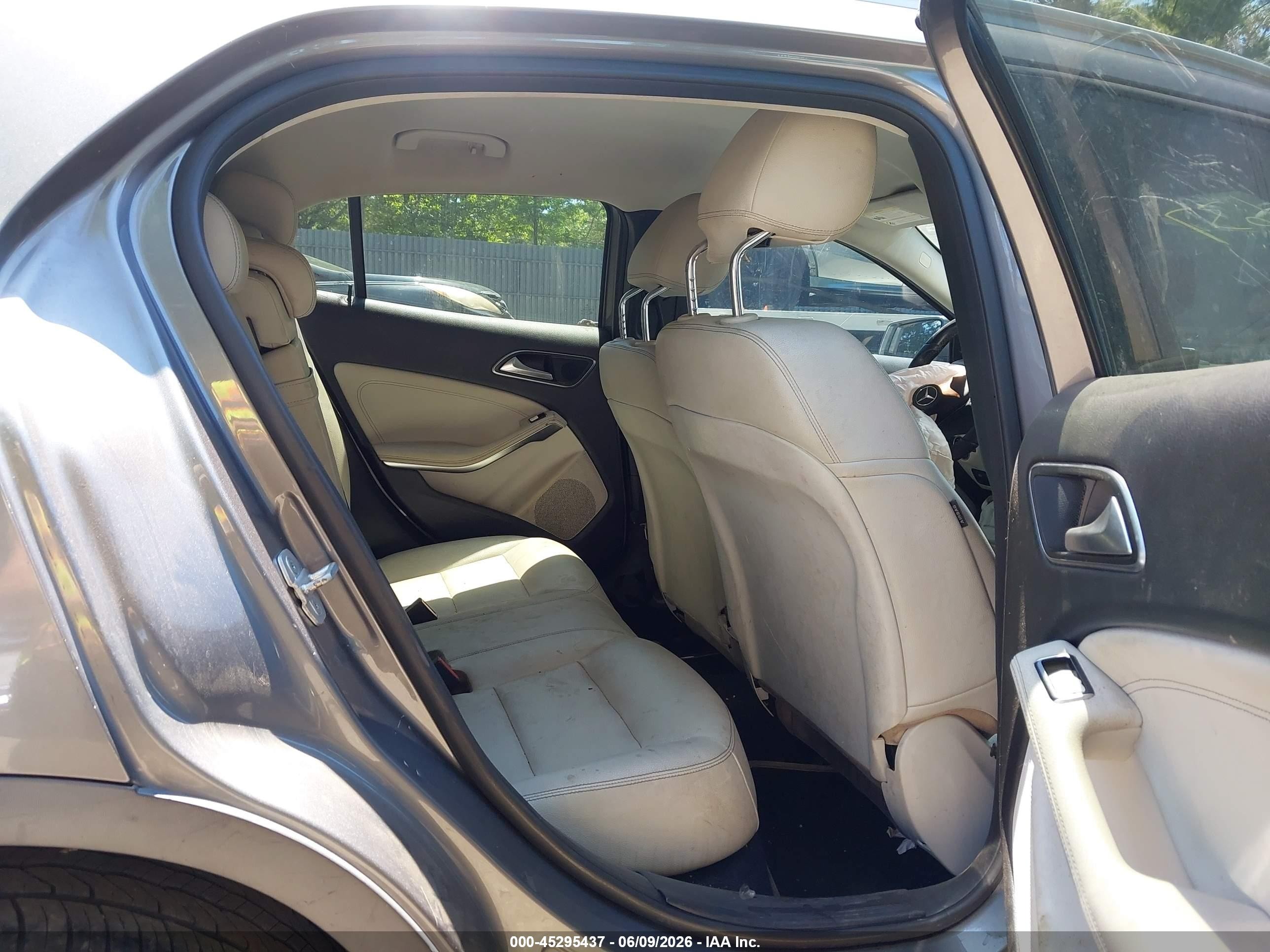 2015 Mercedes-benz Gla 250 Gray vin: WDCTG4EB9FJ178058