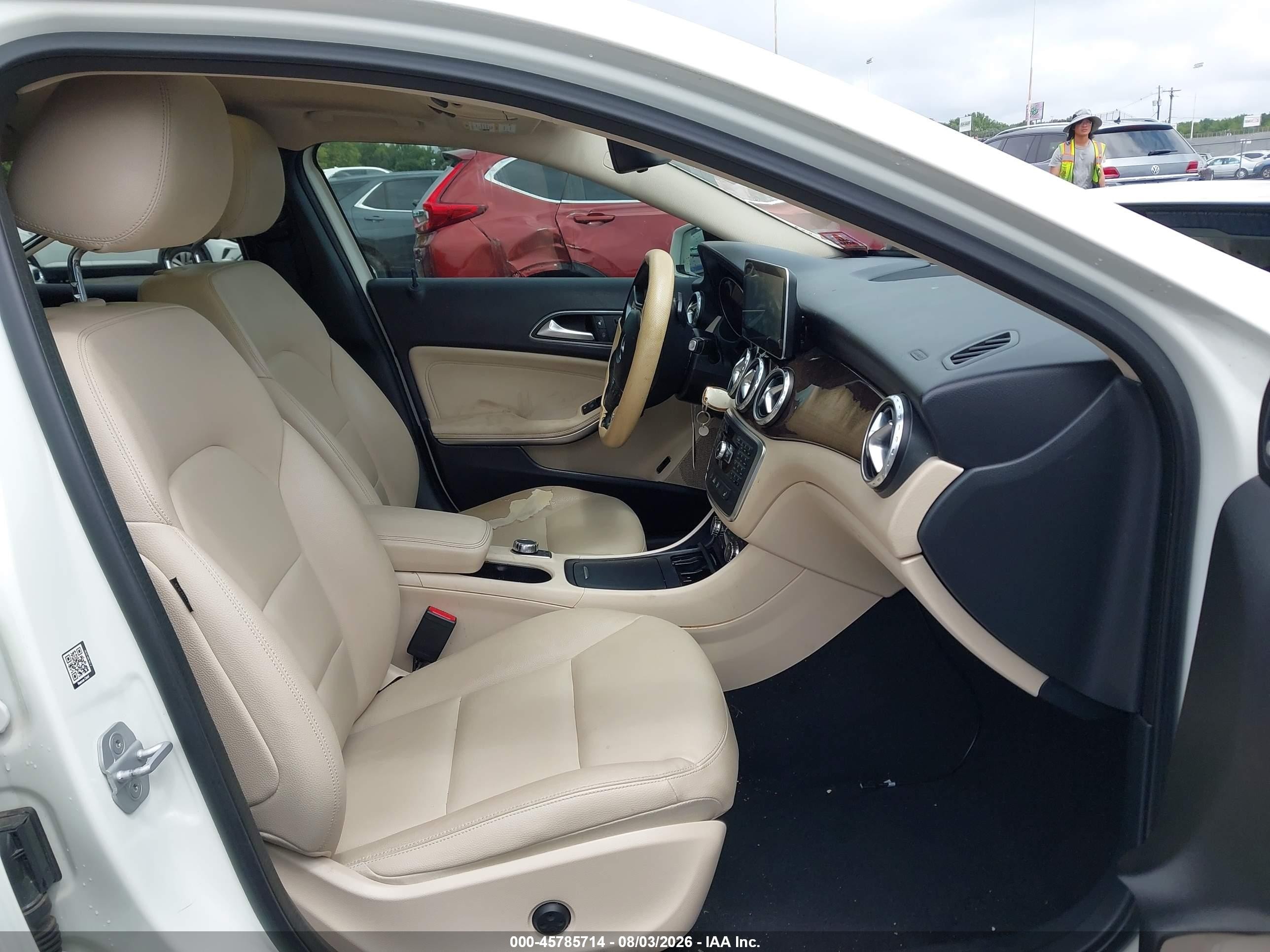 2015 Mercedes-benz Gla 250   Белый vin: WDCTG4EBXFJ167487