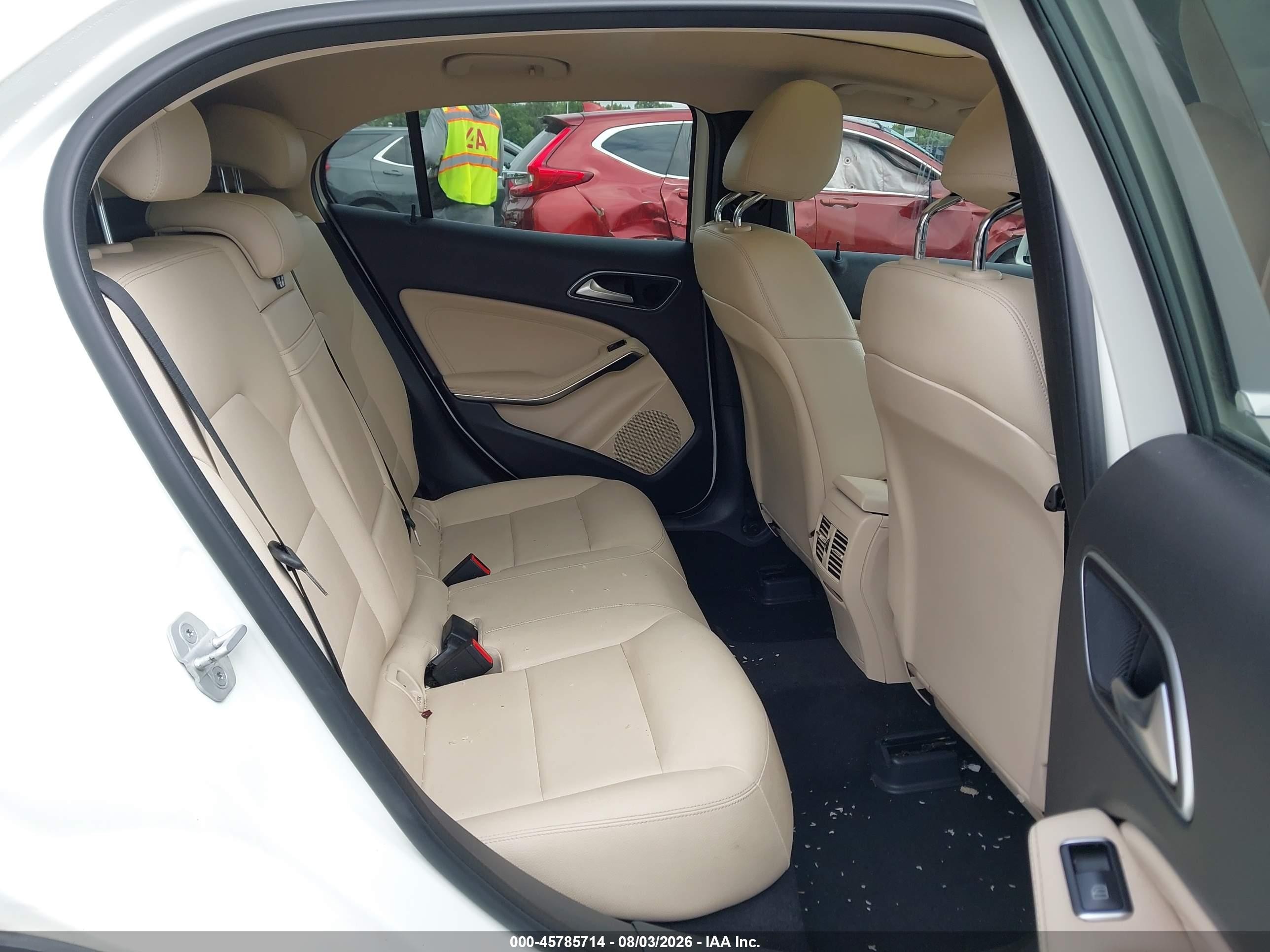 2015 Mercedes-benz Gla 250   Белый vin: WDCTG4EBXFJ167487