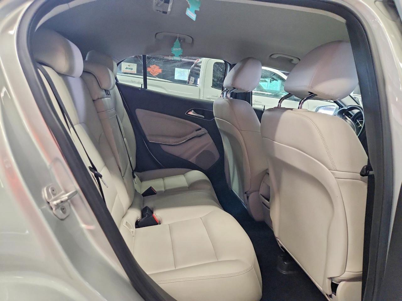 2015 Mercedes-benz Gla 250 4matic Silver vin: WDCTG4GB0FJ049994