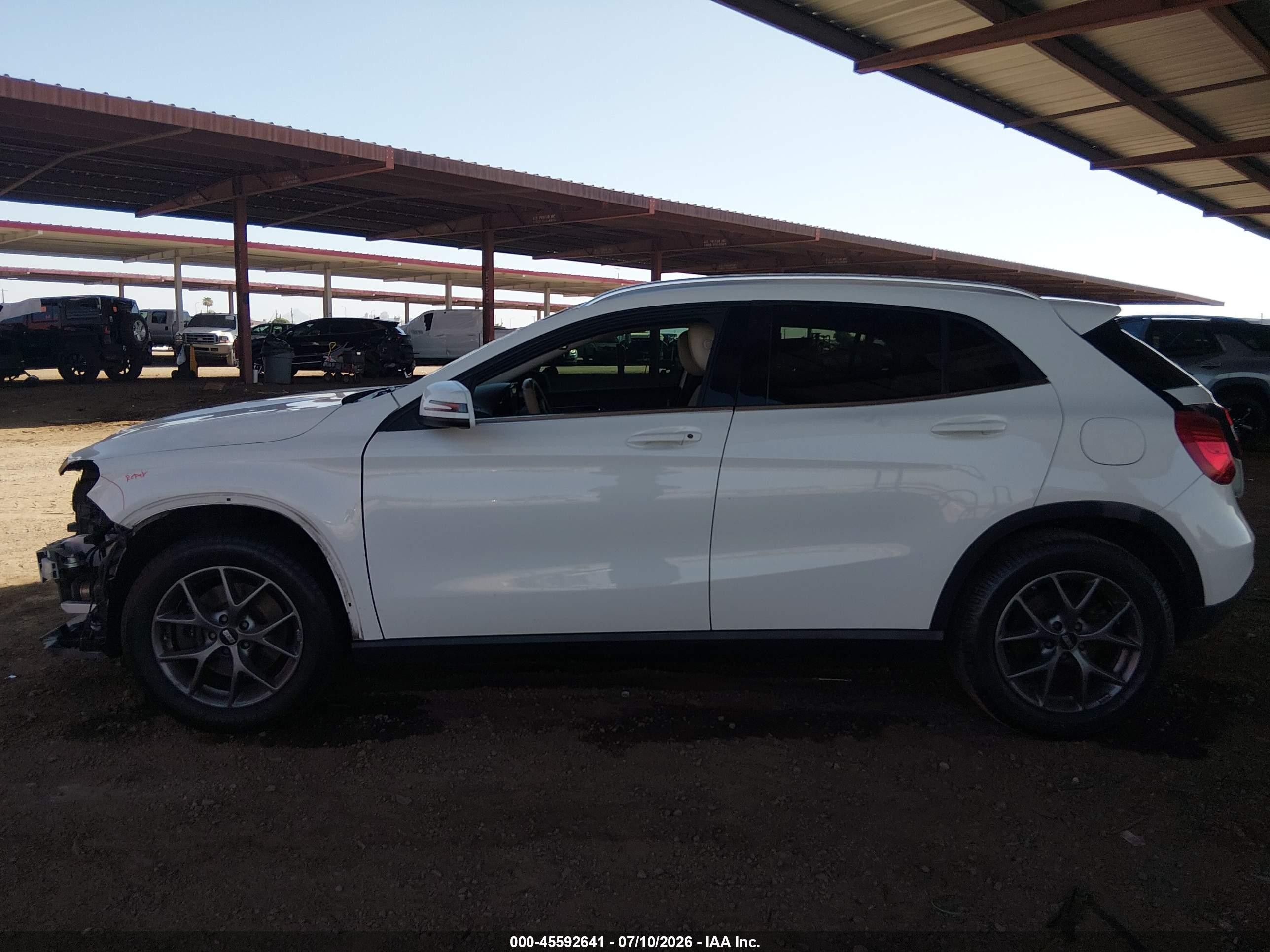 2015 Mercedes-benz Gla 250 4matic Белый vin: WDCTG4GB0FJ068948