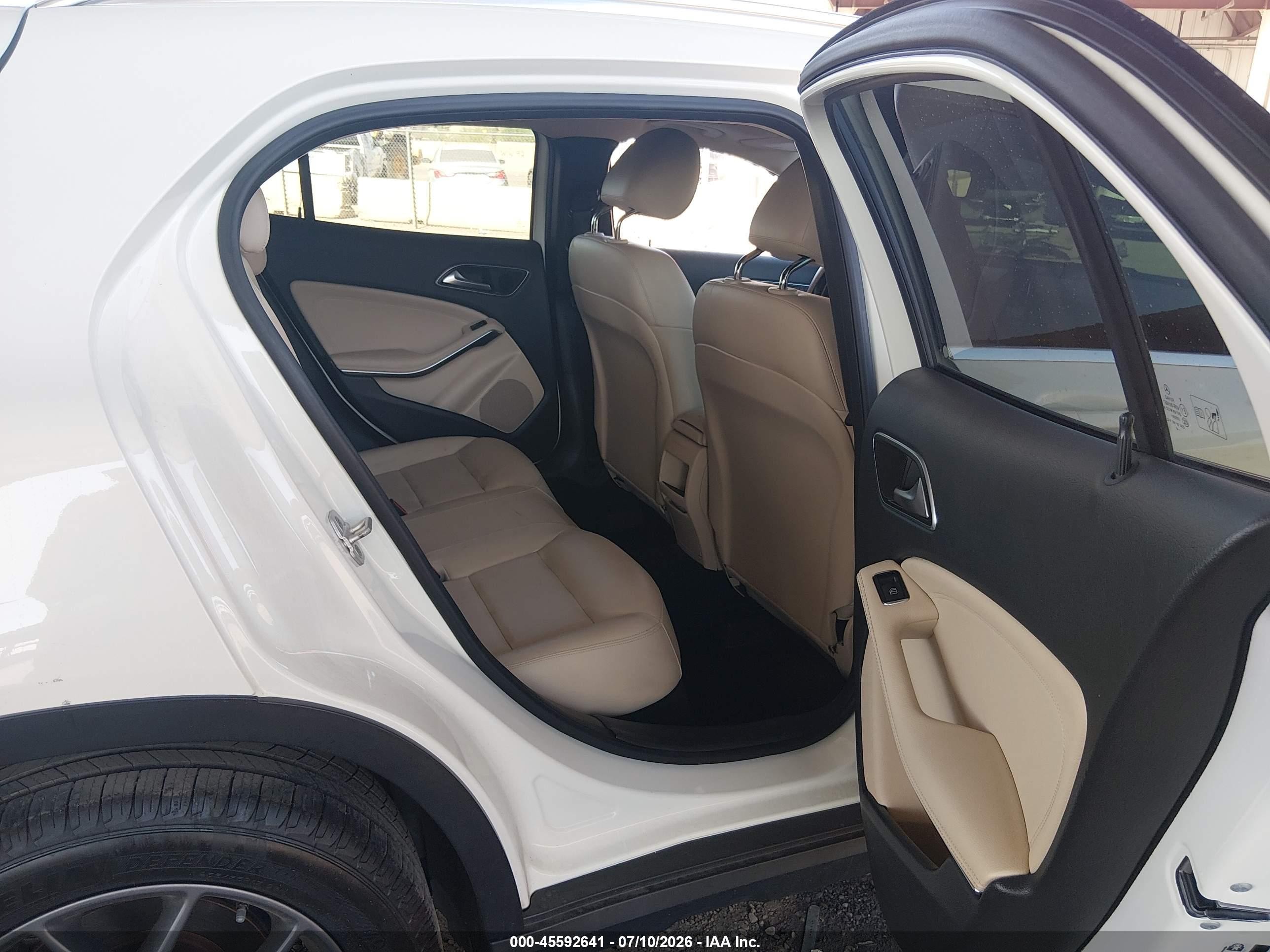 2015 Mercedes-benz Gla 250 4matic Белый vin: WDCTG4GB0FJ068948